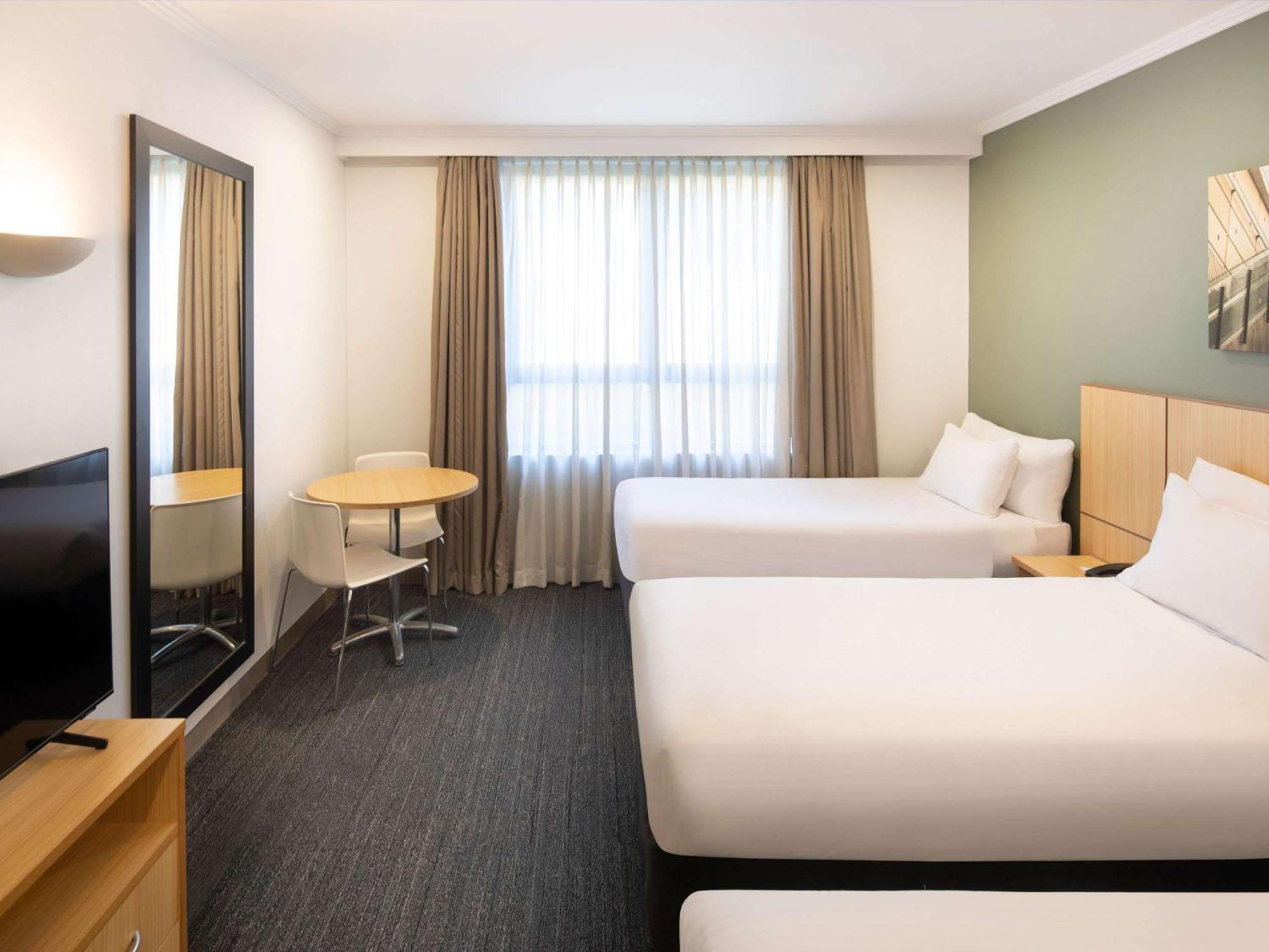 Mercure Macquarie Park Hotel 4*
