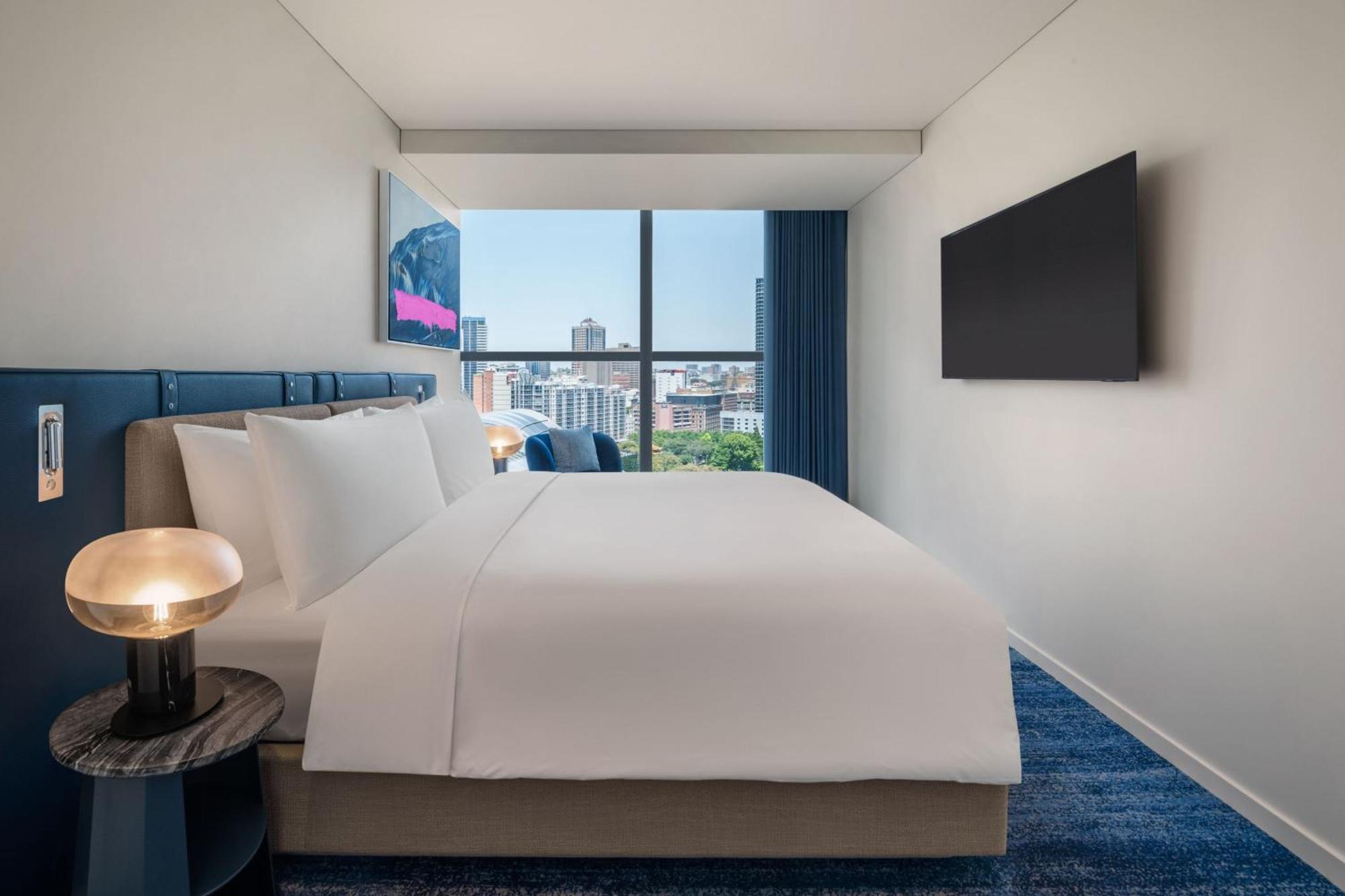 W Hotel 5*