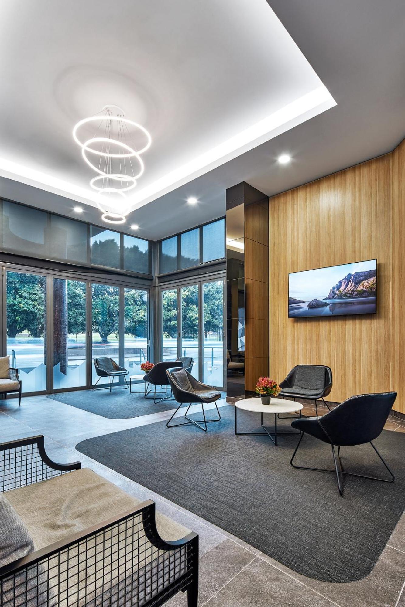 Meriton Waterloo Hotel