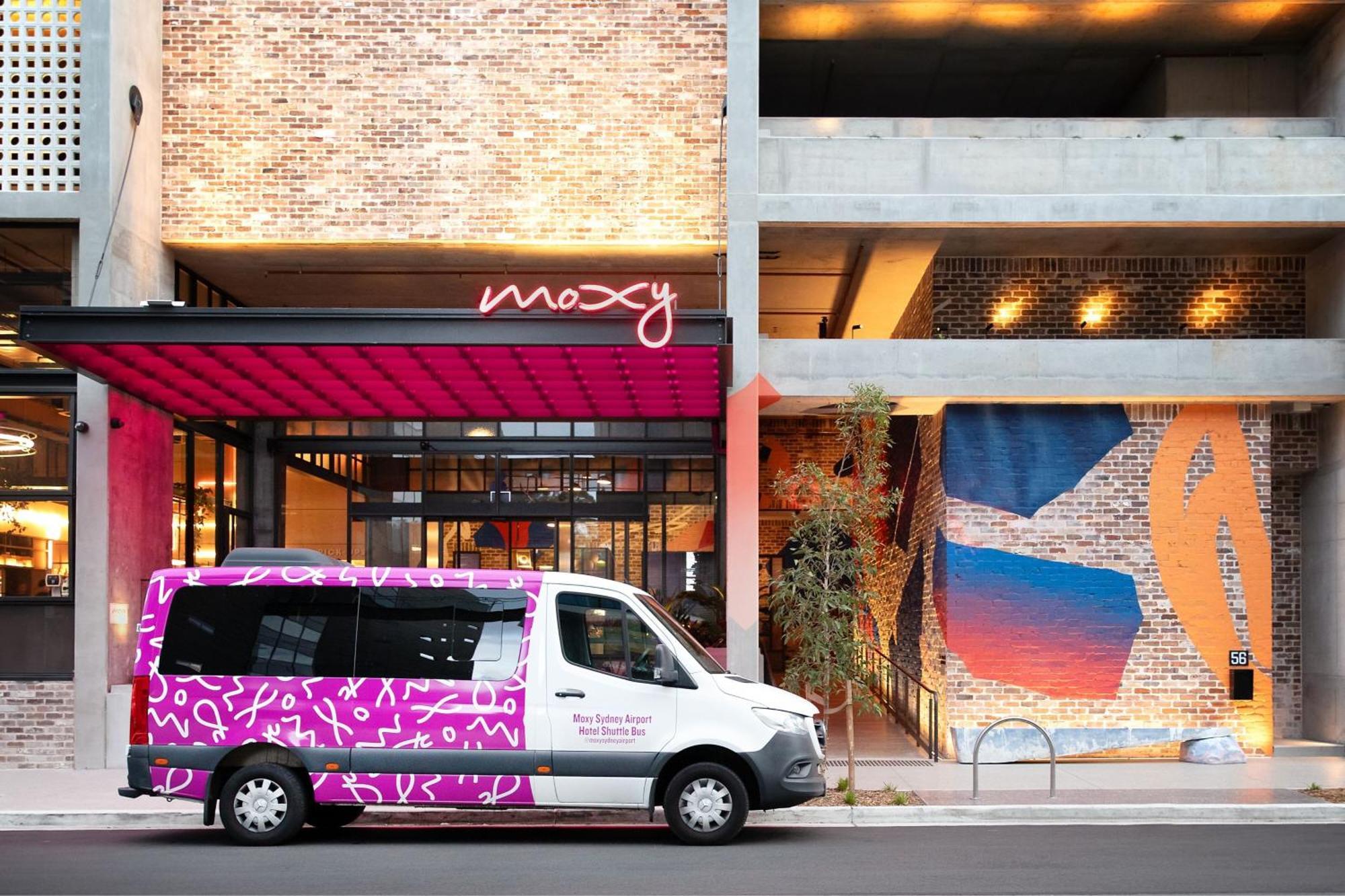 Moxy Airport 4*