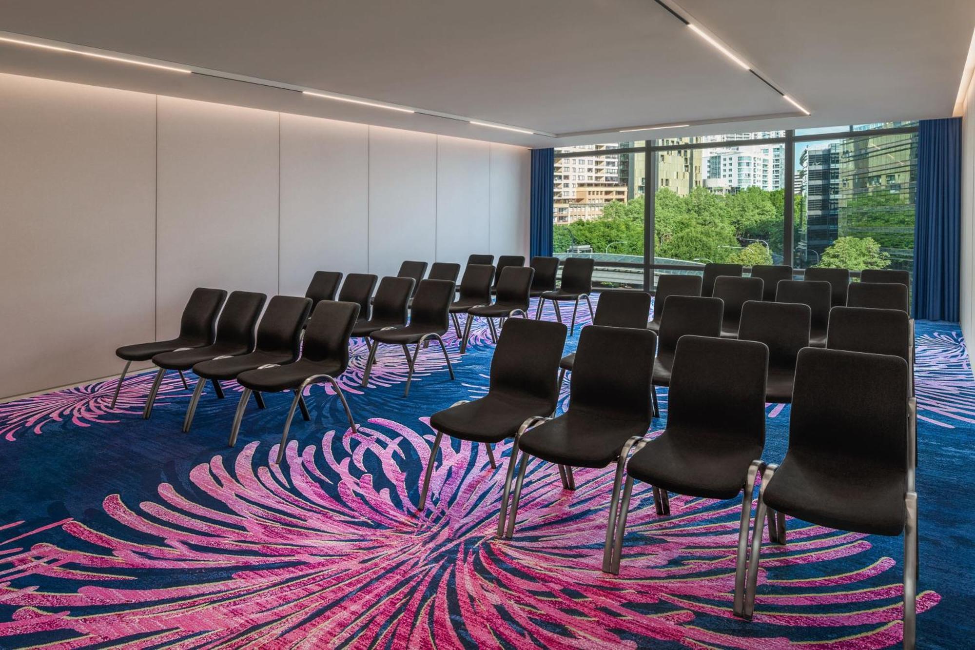 W 5* Sydney