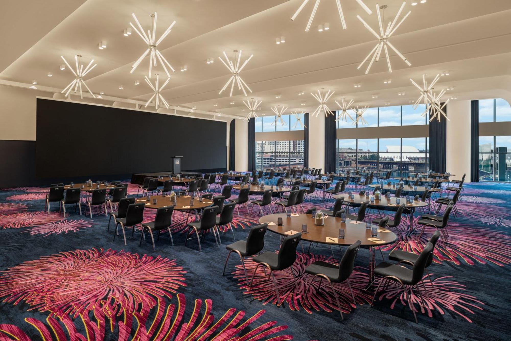 Hotel W 5*