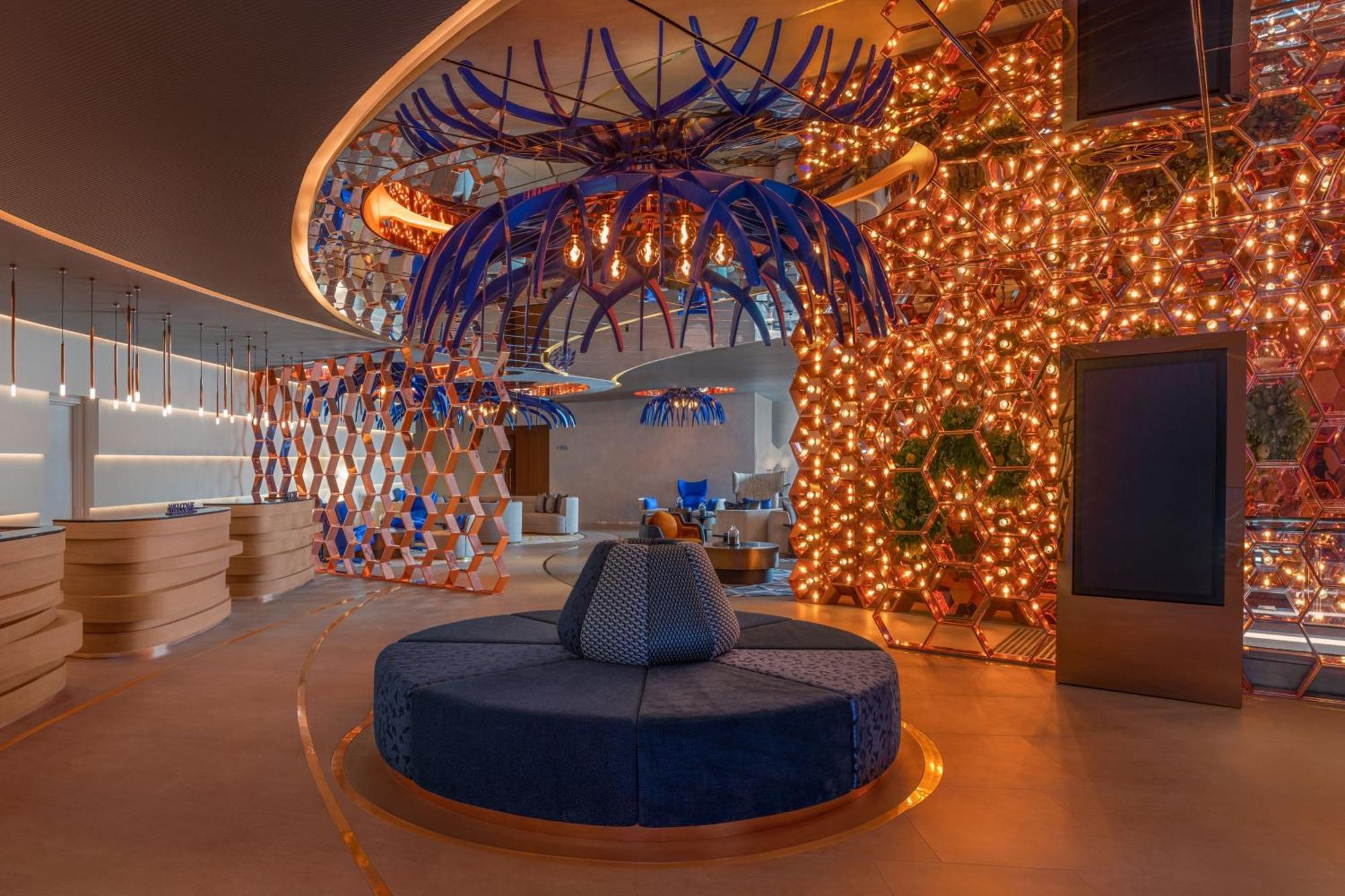 W Hotel 5*