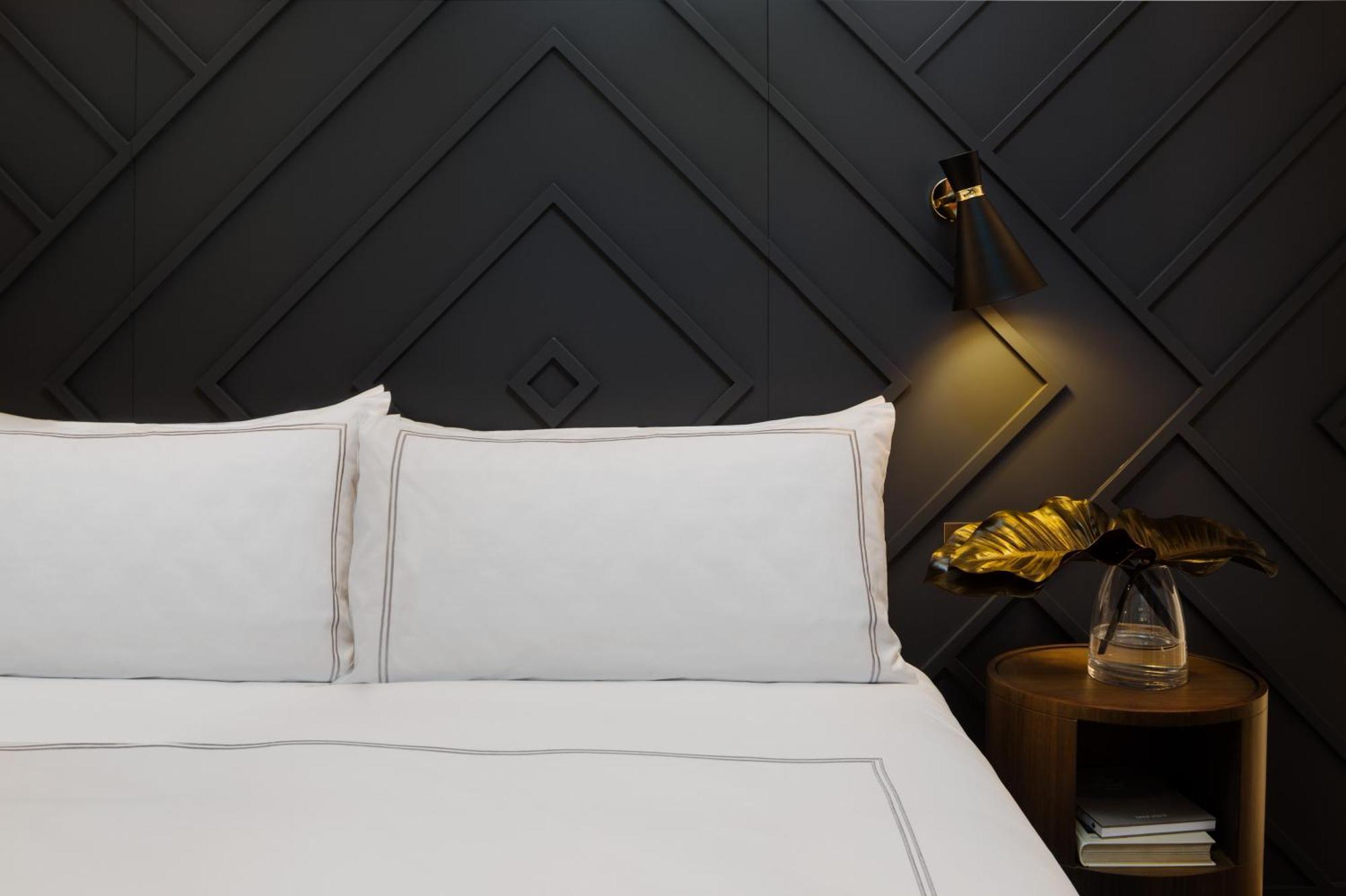 Hotel West Sydney, Curio Collection By Hilton