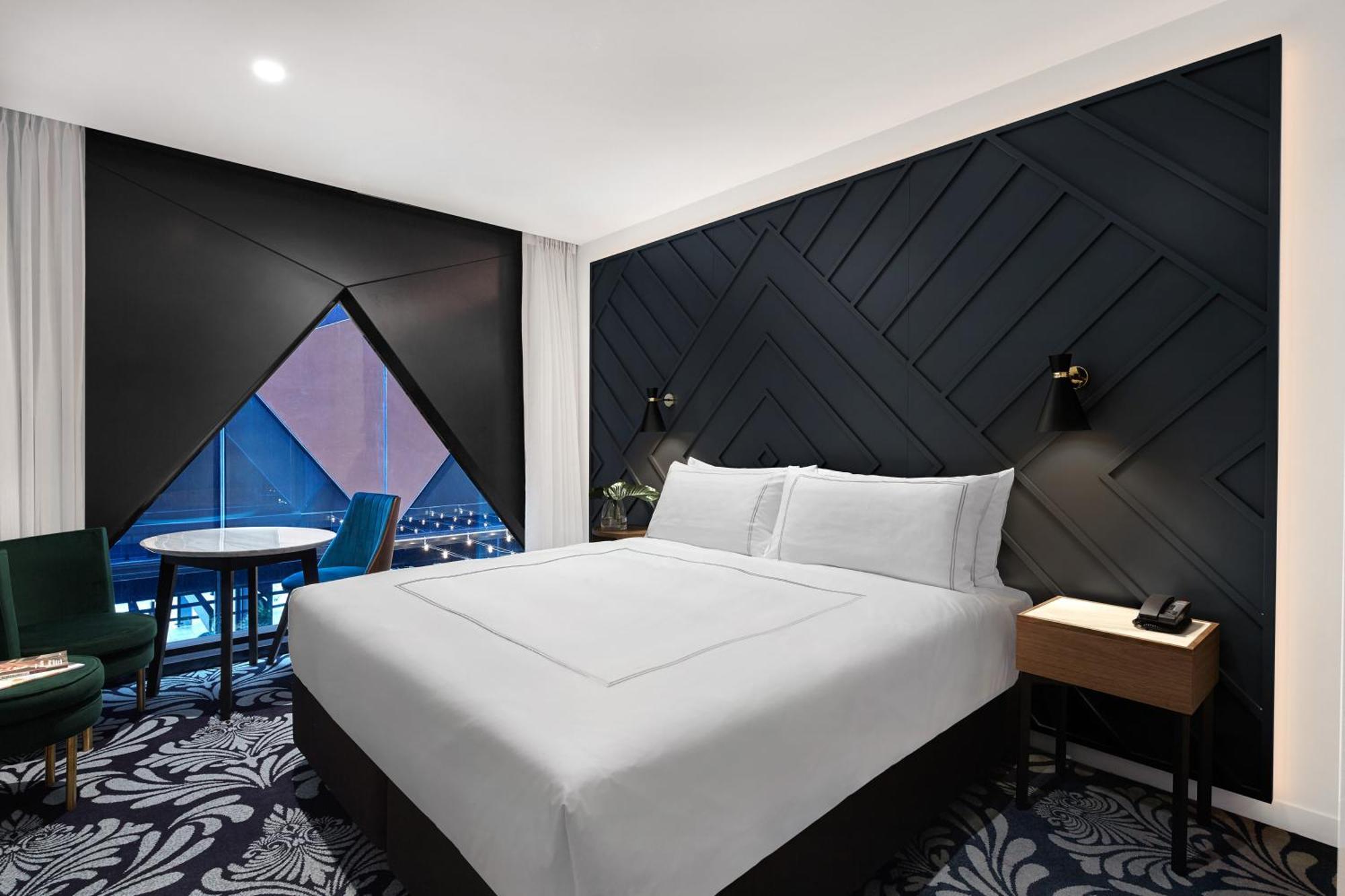 Hotel West Sydney, Curio Collection By Hilton