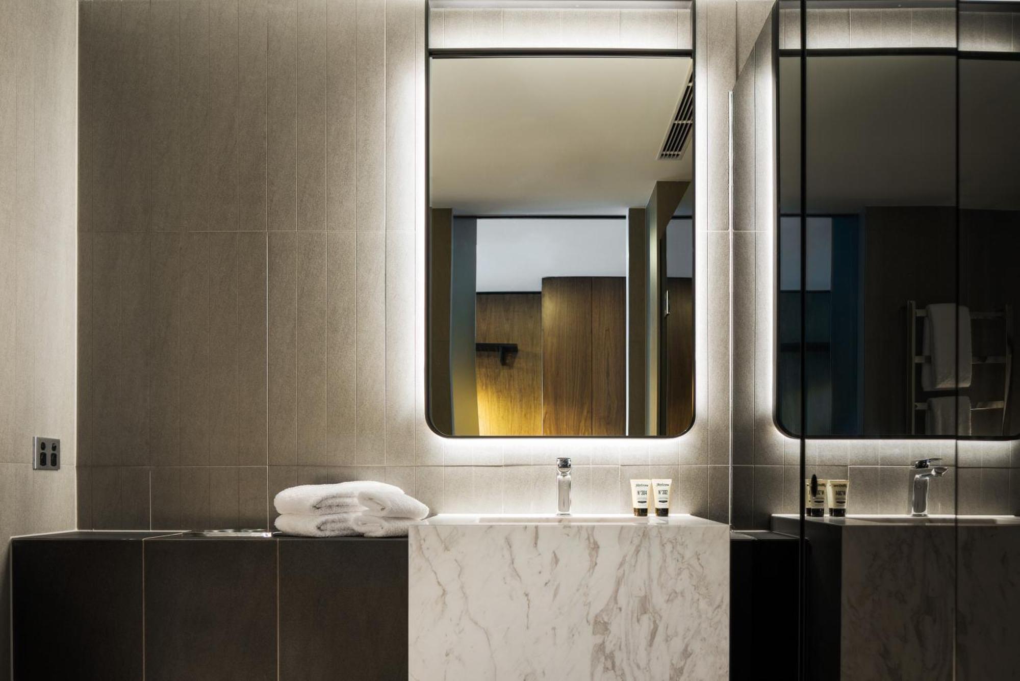 West Sydney, Curio Collection By Hilton Hotel 4*