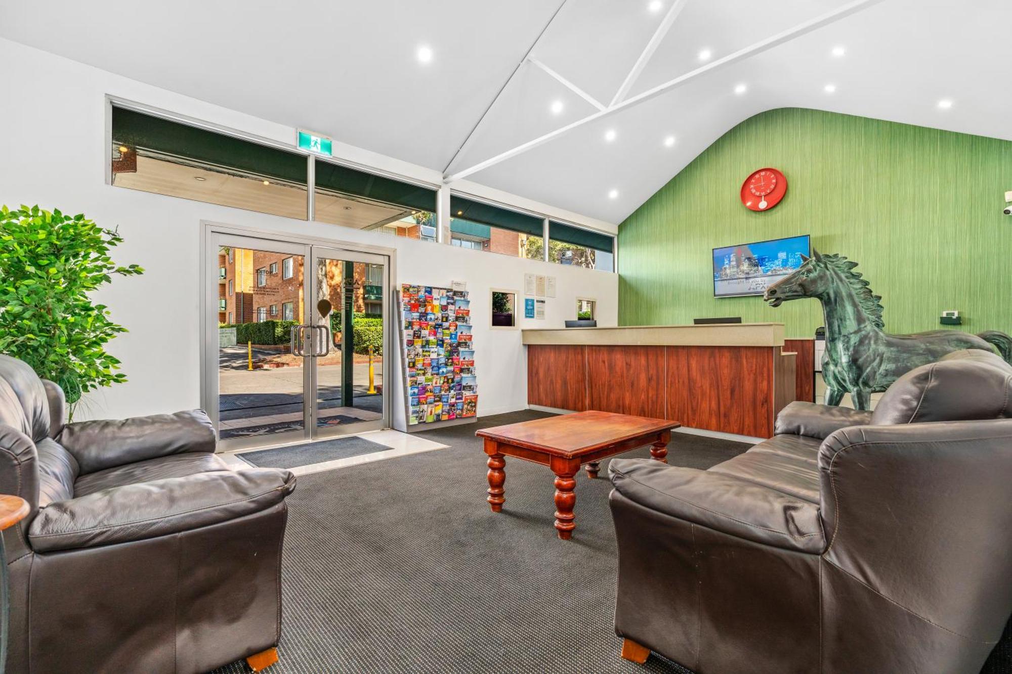 Apx Parramatta Aparthotel 4*