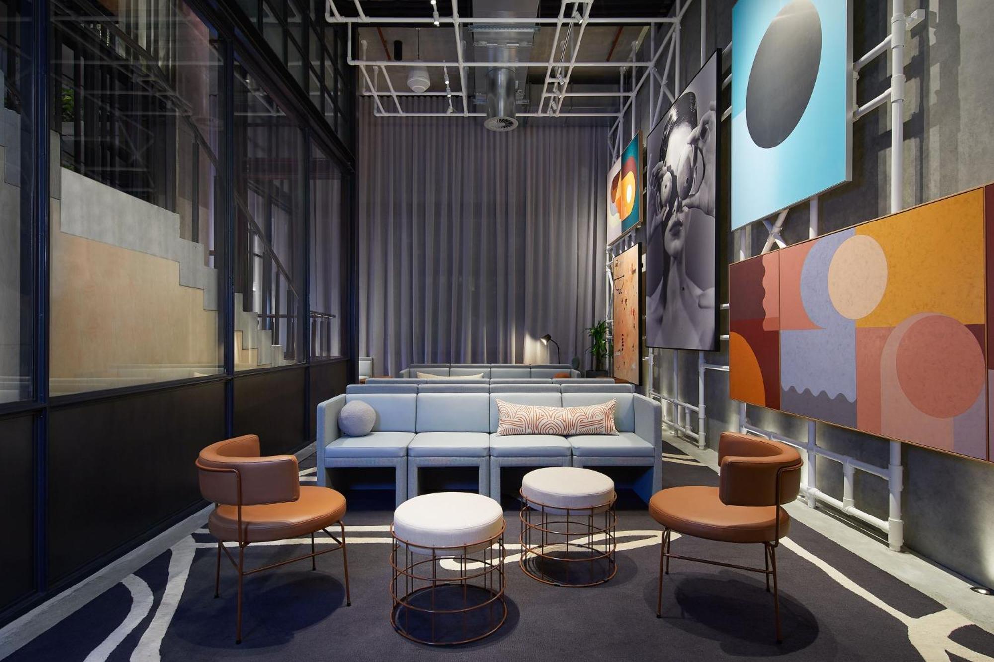 Moxy Airport Hotel 4*
