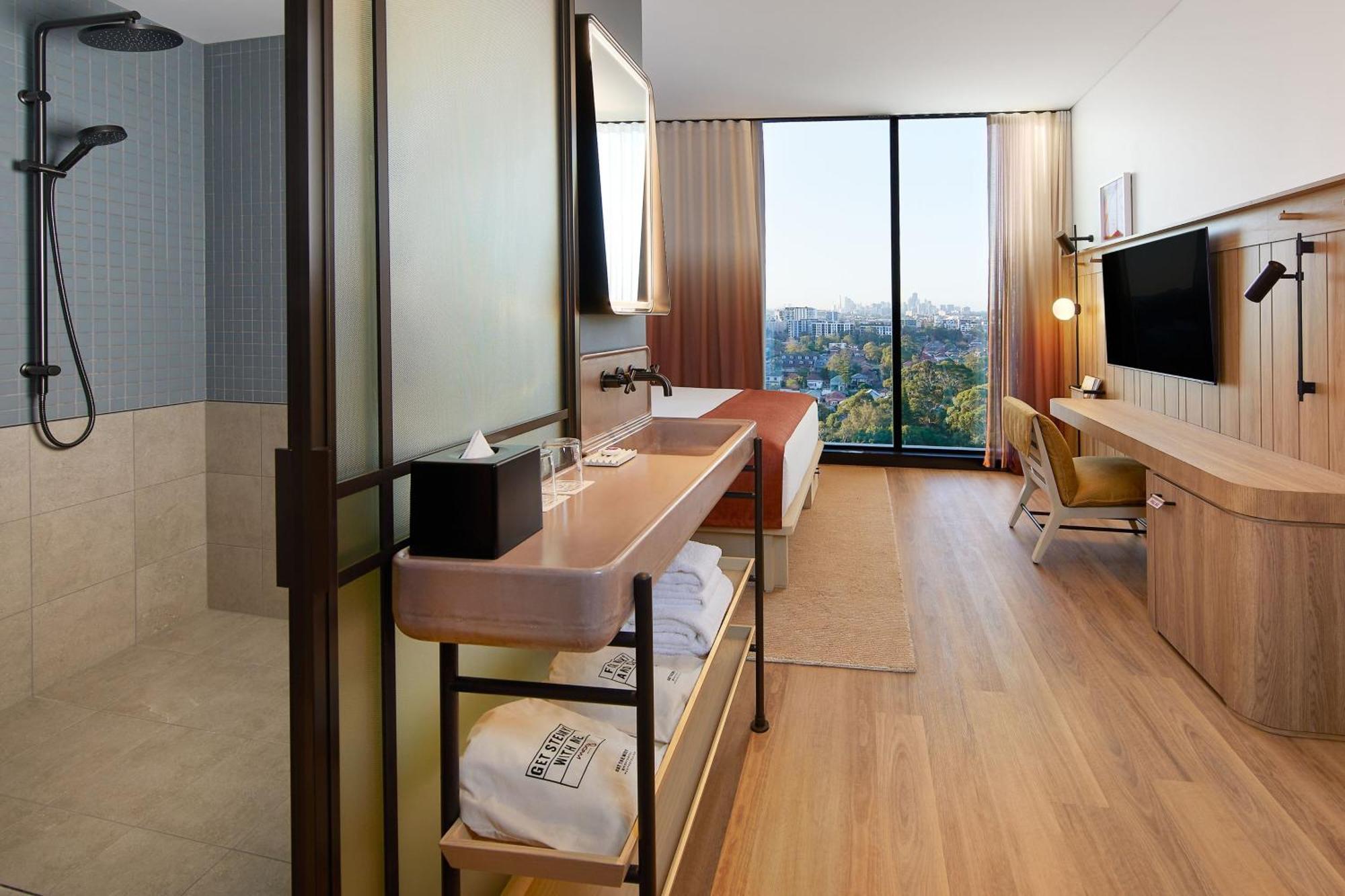 Moxy Airport Hotel 4*