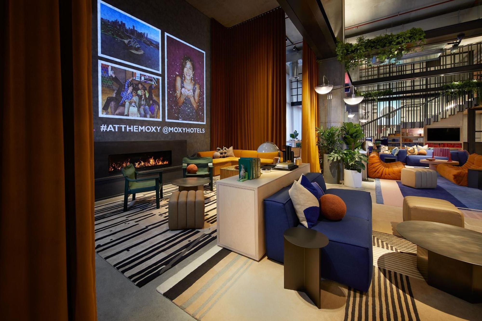 Moxy Airport 4*