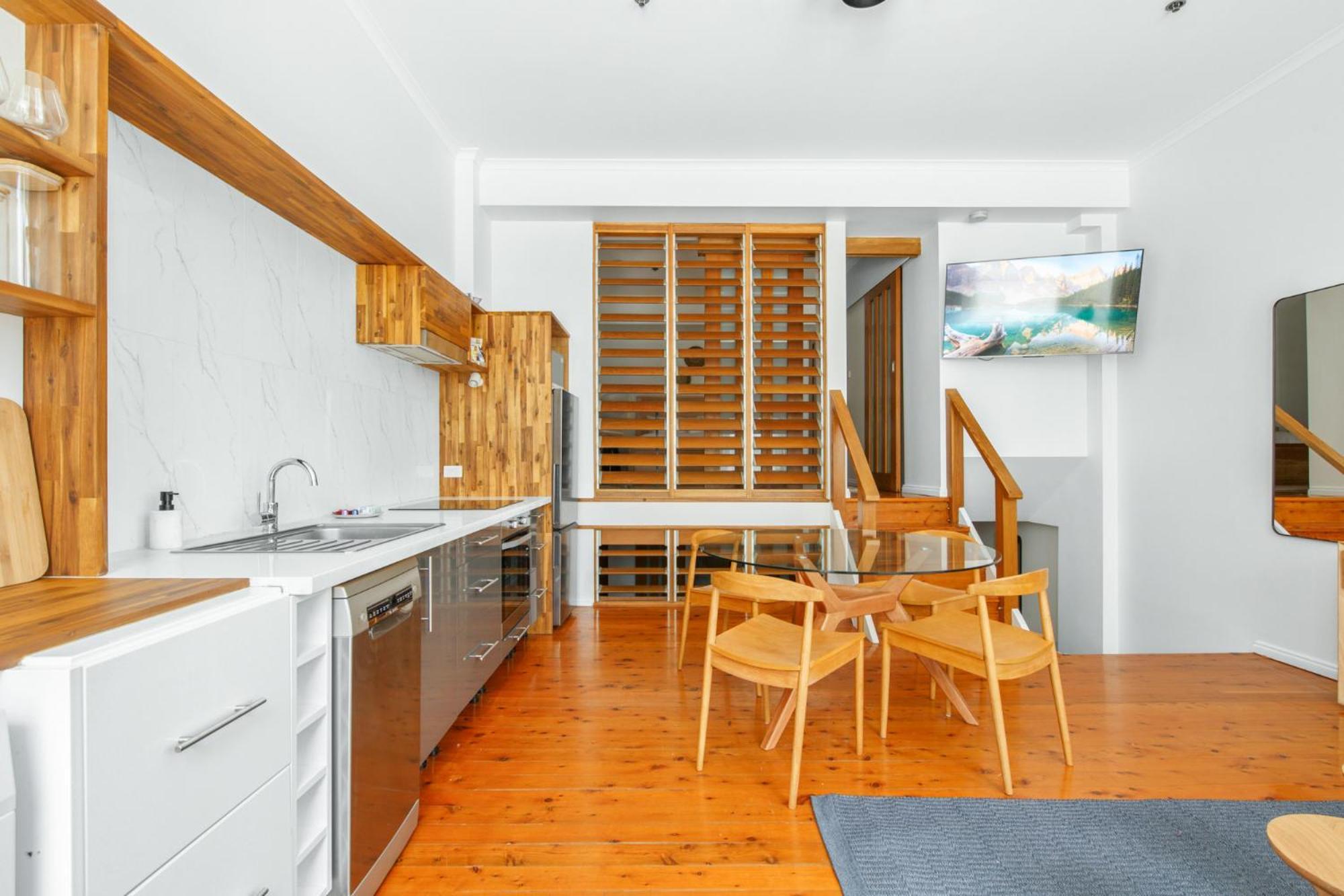 Stylish Inner 2-bed Unit By Fig Lane Park Sydney