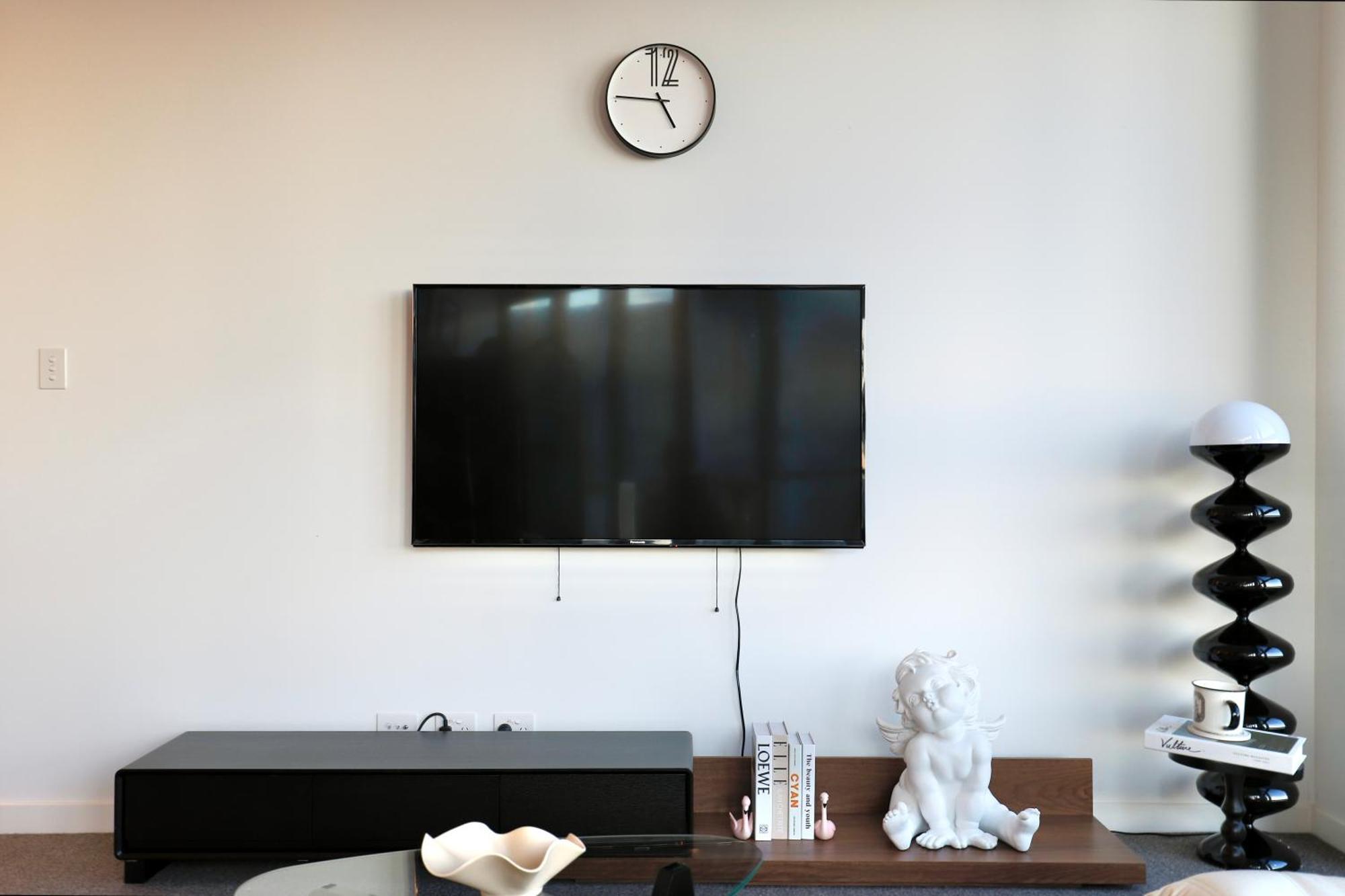 Lumiere Waterside Oasis - Views, Parking, Ease Sydney