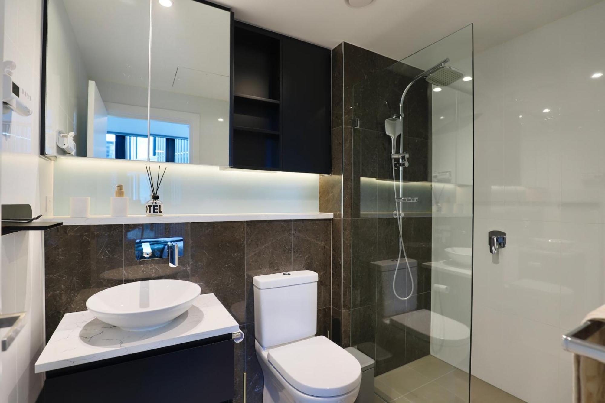 Lumiere Waterside Oasis - Views, Parking, Ease * Sydney