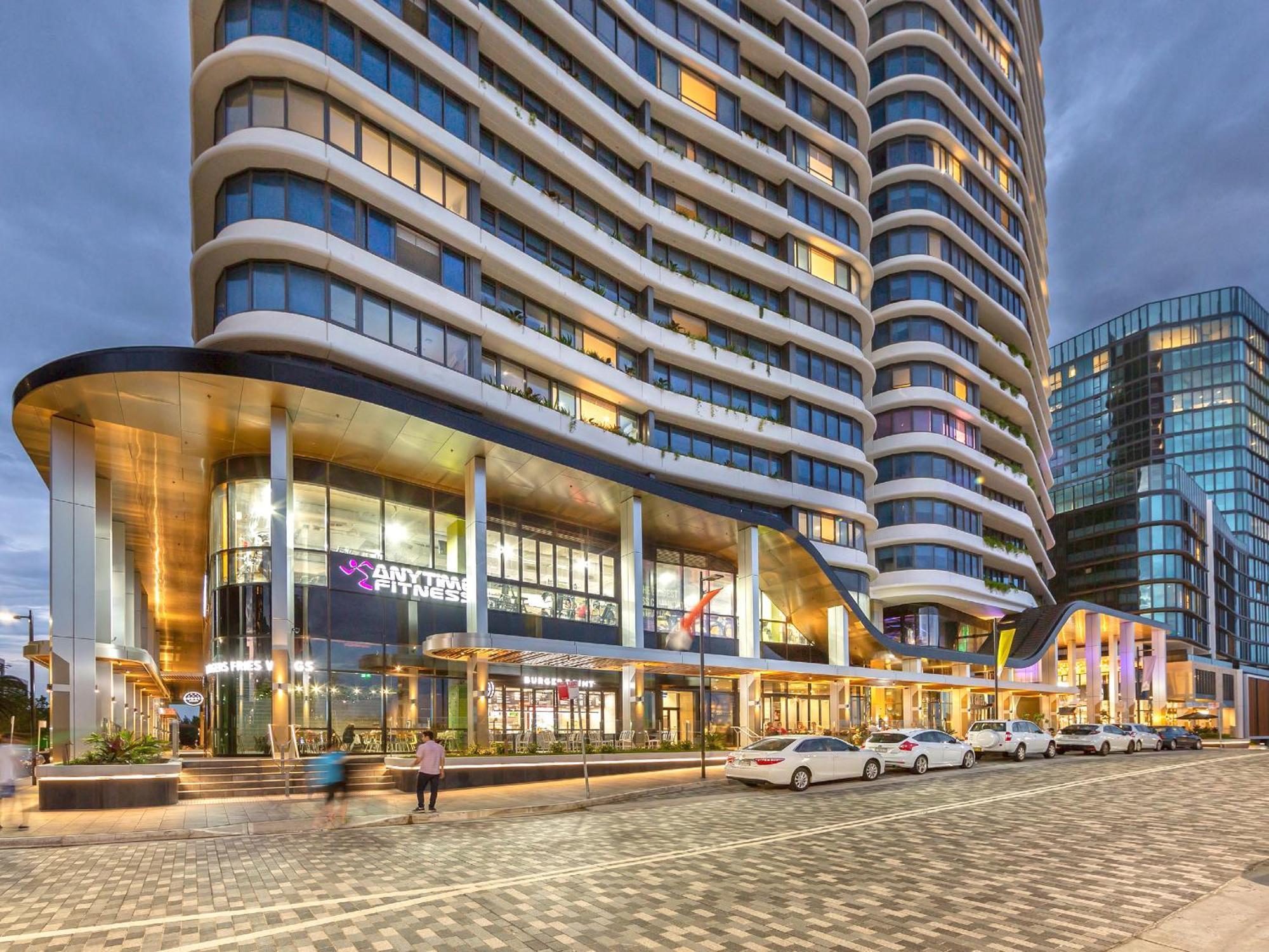 Lumiere Waterside Oasis - Views, Parking, Ease * Sydney