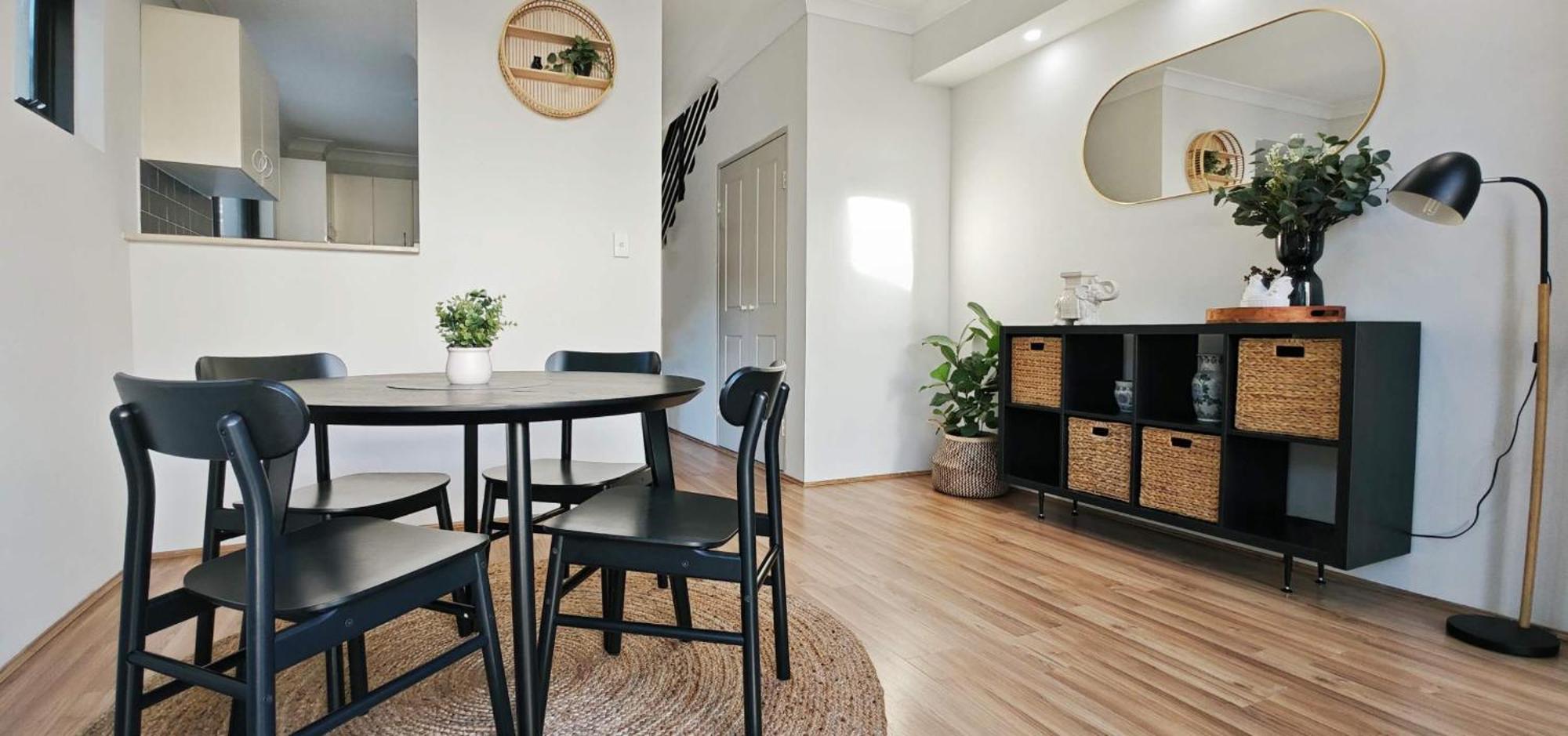Brand New Furniture And Appliances In Quiet Street Villa *