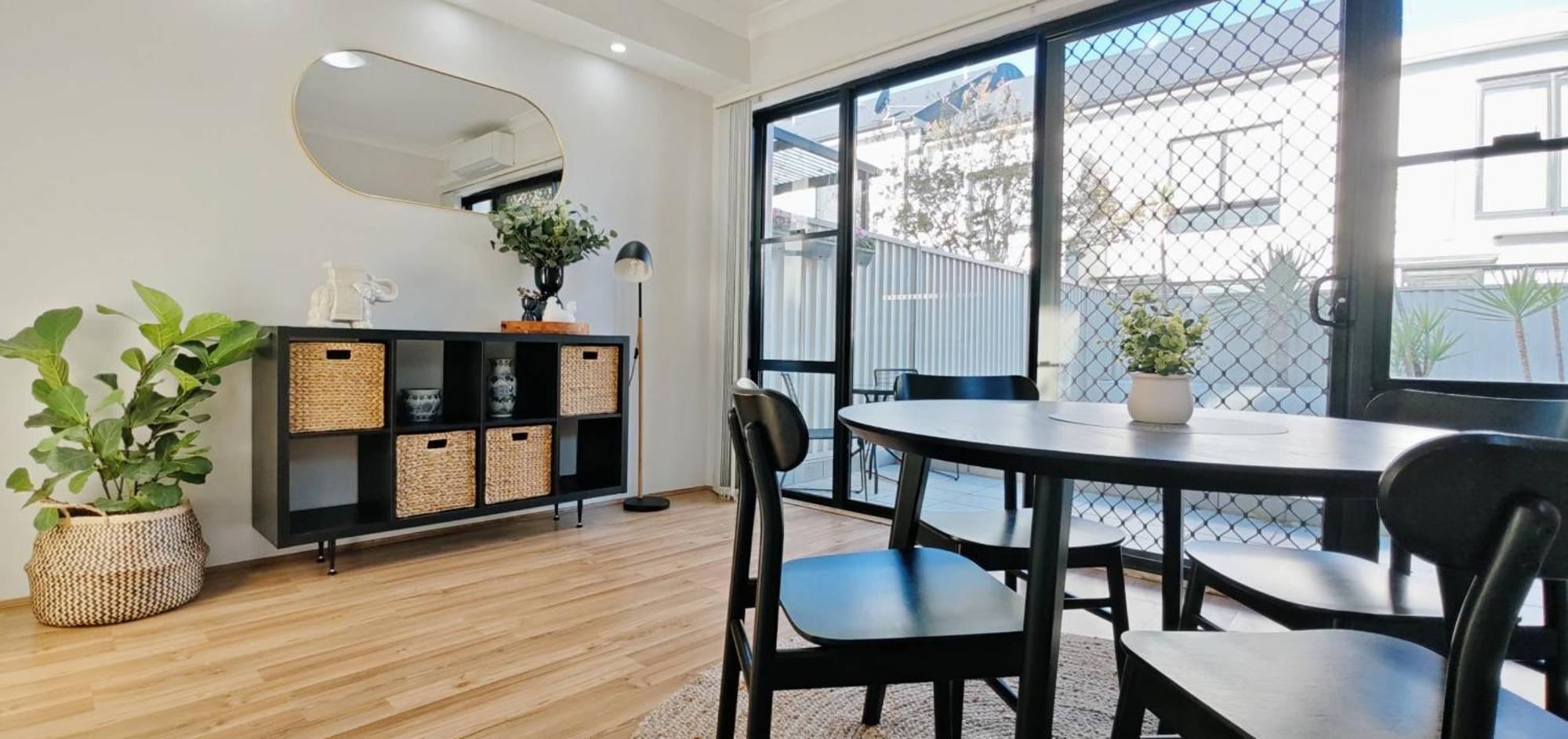 Brand New Furniture And Appliances In Quiet Street * Sydney