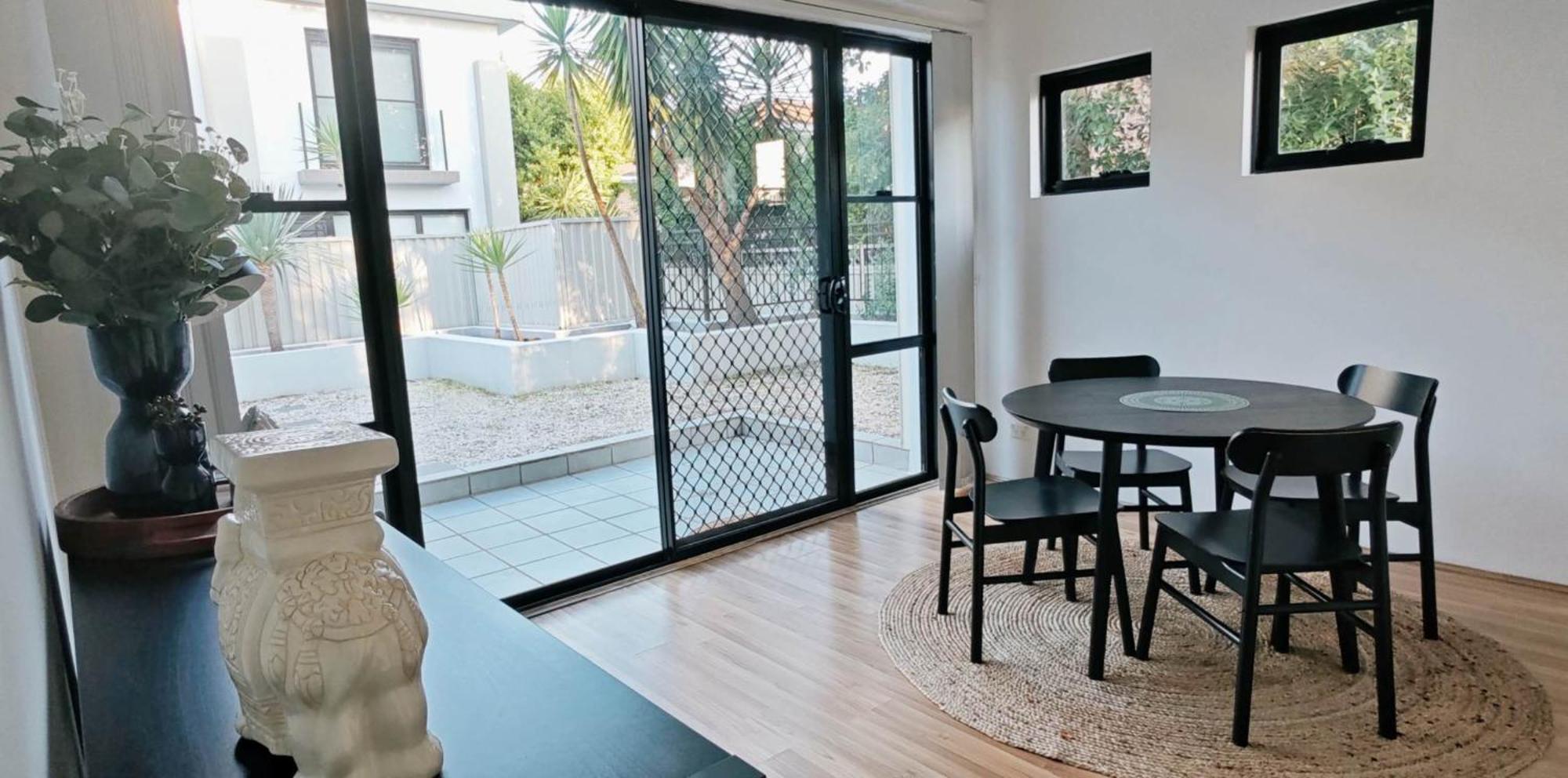 Brand New Furniture And Appliances In Quiet Street Villa *