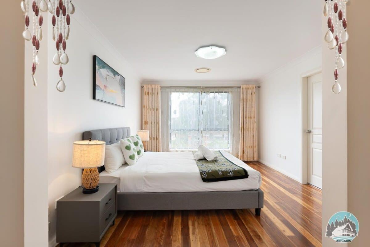 Holiday home Aircabin - Telopea - - 5 Beds Holiday House Sydney