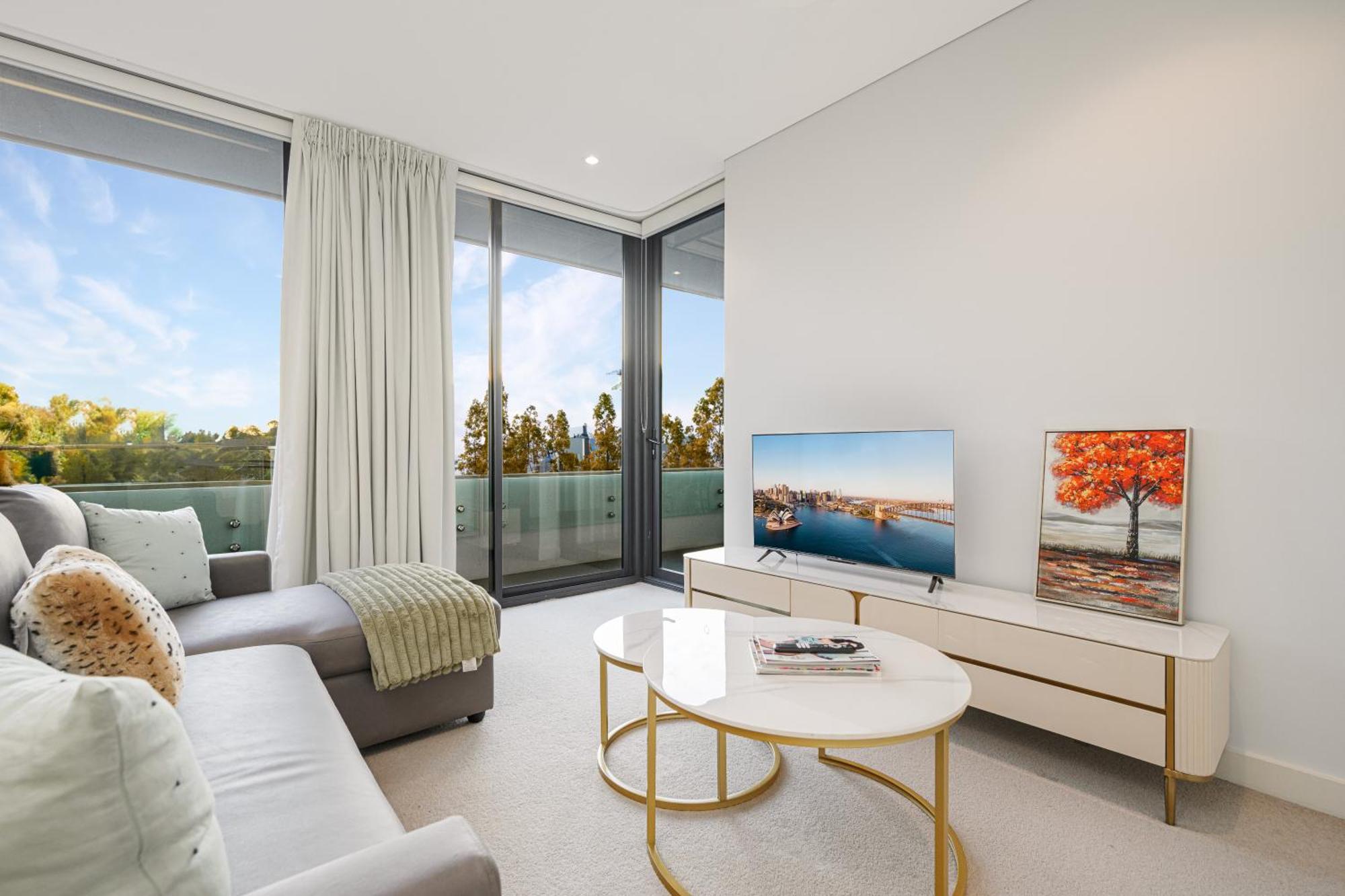 Apartment Mortlake Modern 2br Apt With Big Balcony & Parking