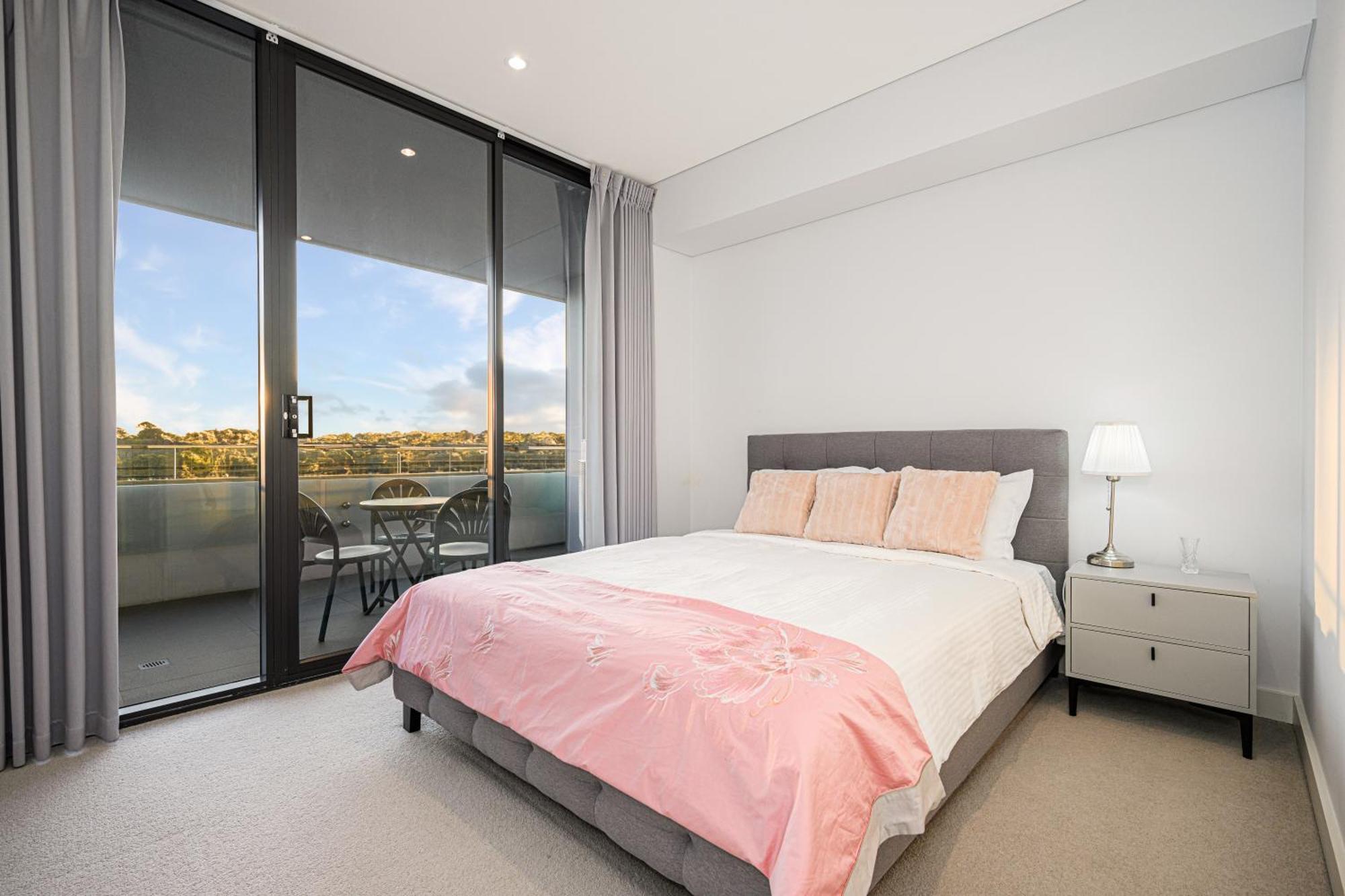 Apartment Mortlake Modern 2br Apt With Big Balcony & Parking Sydney