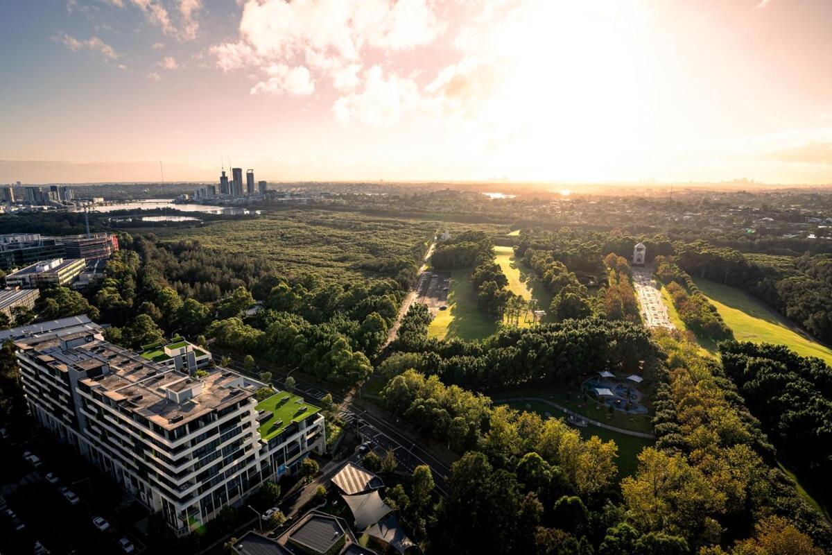 Apartment High-rise With Park View In Olympic Park Sydney
