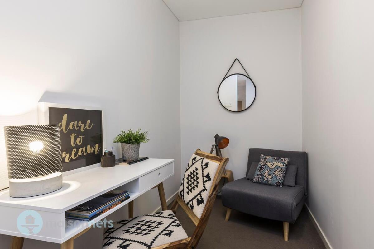Redfern One Bedroom With Views Apartment *