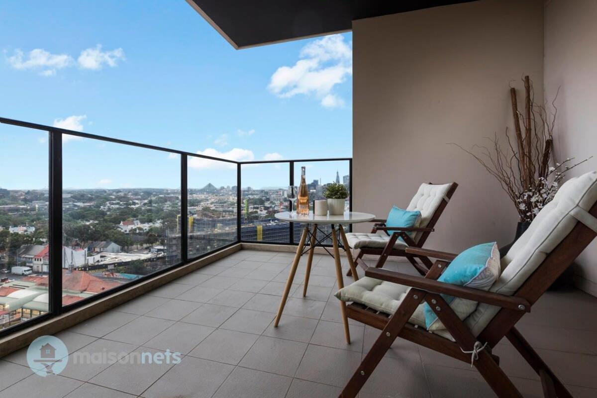Redfern One Bedroom With Views Apartment *