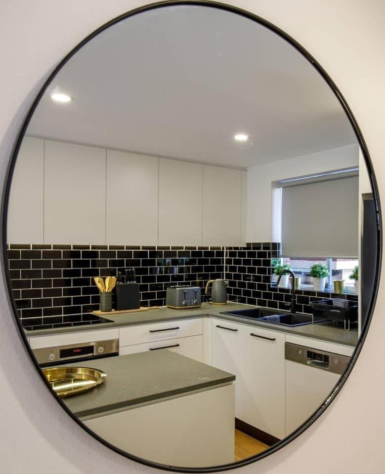 2 Bdrm In Annandale With Courtyard & Parking Apartment Sydney