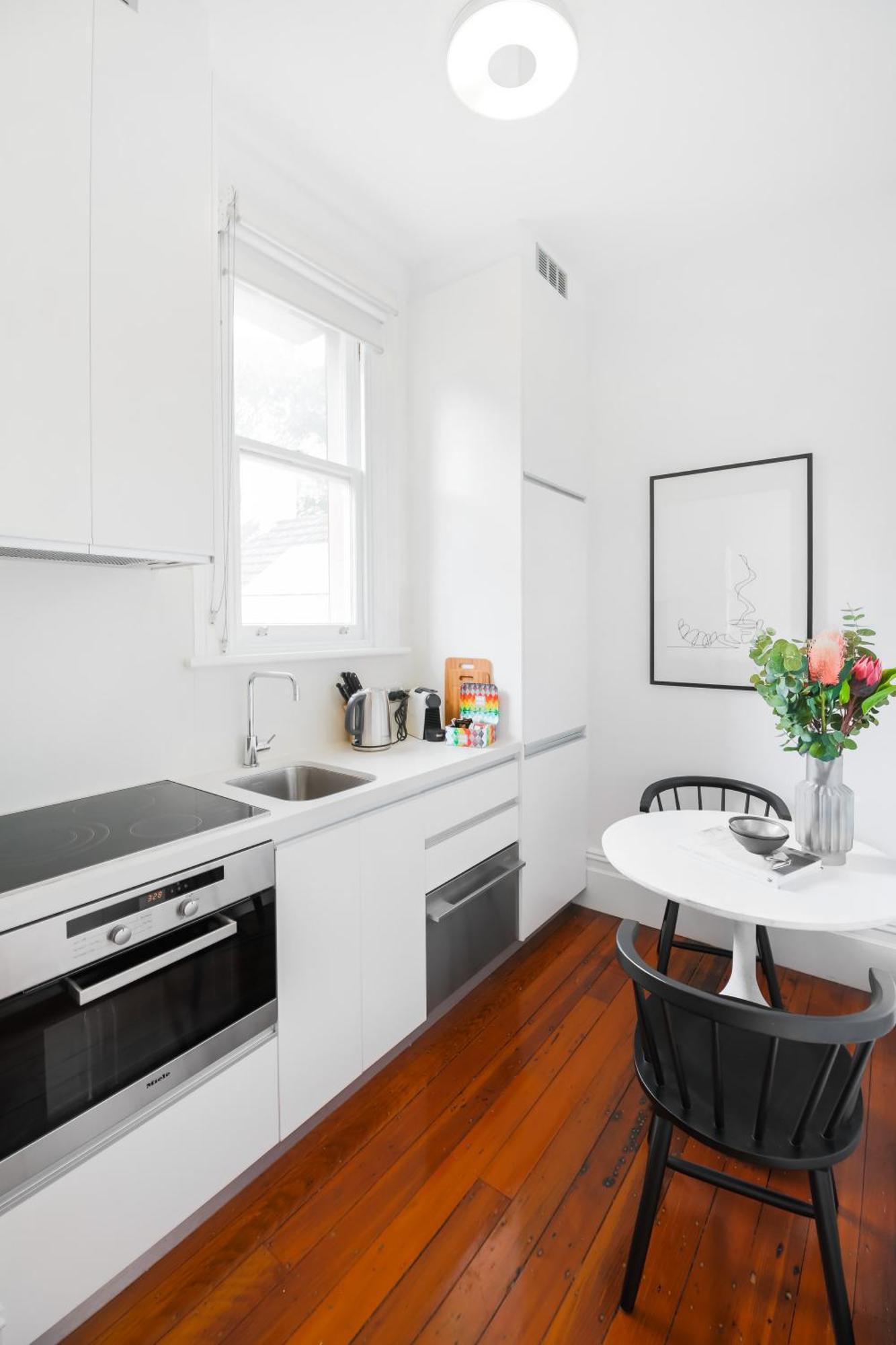 Cosy Nook In Inner-city Victorian Mansion Apartment *