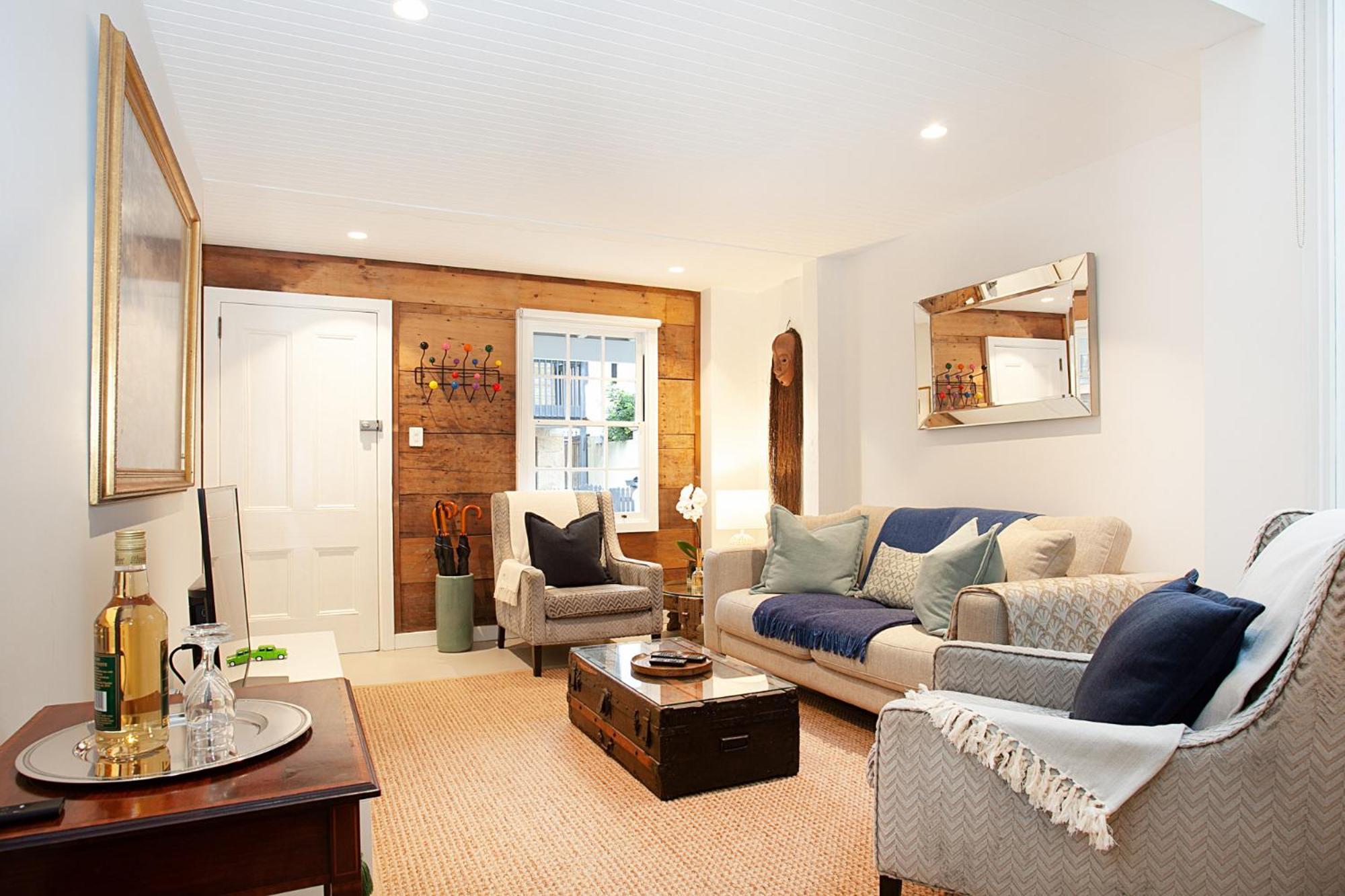Spacious 3-bed Family House With Courtyard Holiday home Sydney