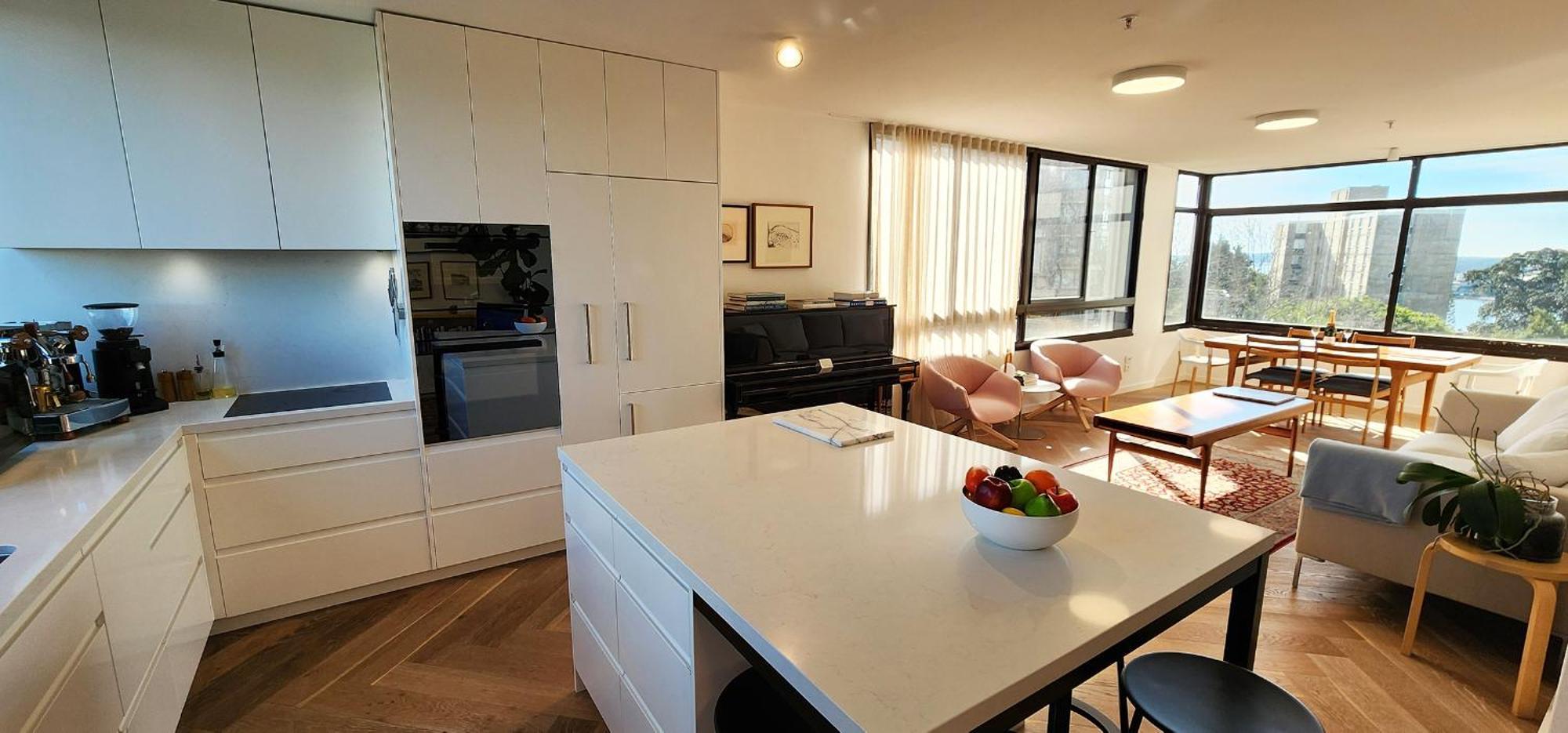Apartment Beautiful Harbour Views, Stylish & Pool Sydney