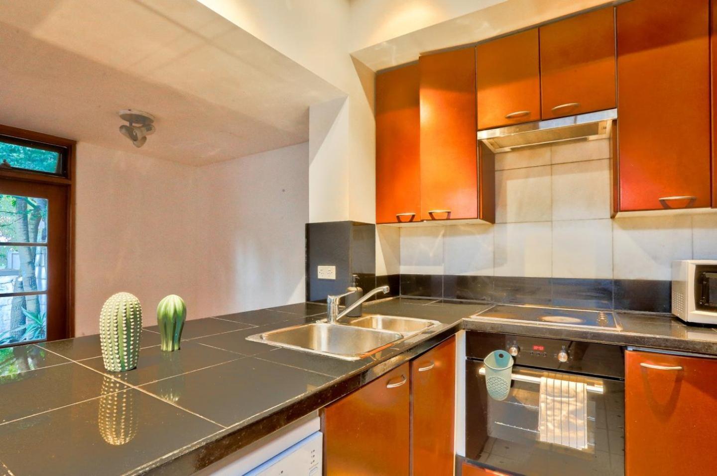 2 Bedroom House At The Centre Of Pyrmont Holiday home *