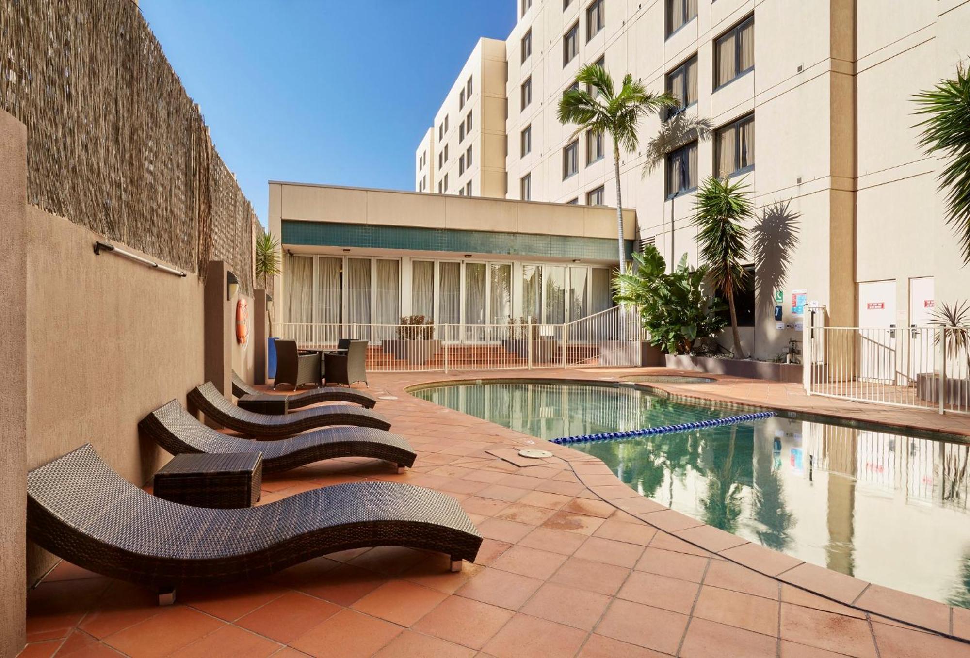 Hotel Parramatta By Ihg