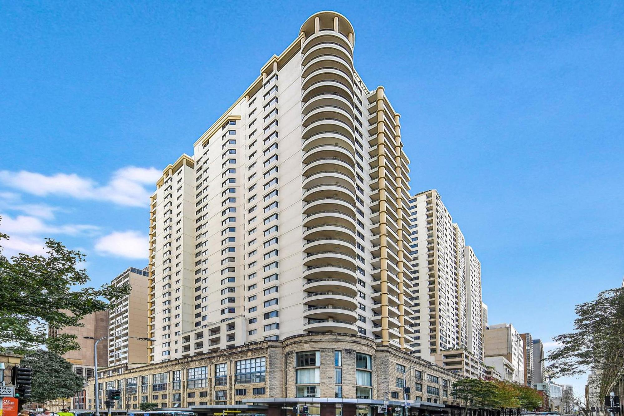 Apartment Stylish High-rise In Heart Of *