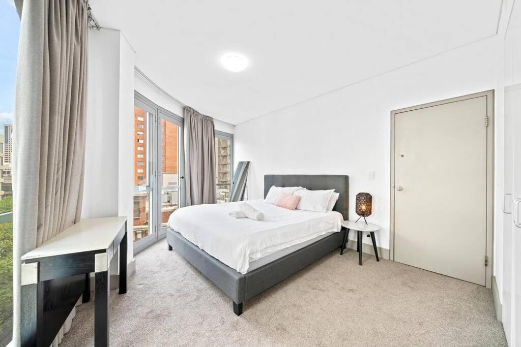 City 3 Bedrooms Apt - 1 Converted From Study Apartment *