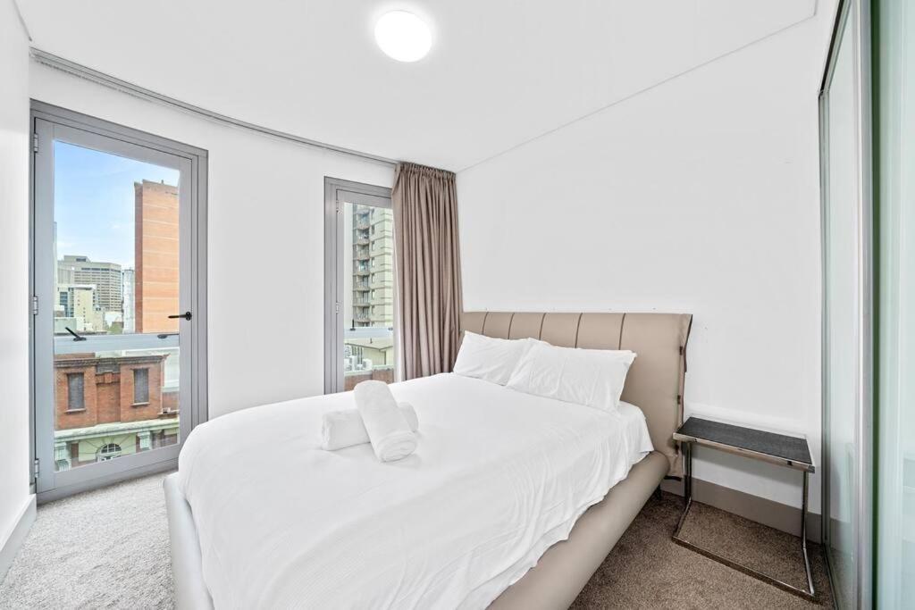 Apartment City 3 Bedrooms Apt - 1 Converted From Study Sydney