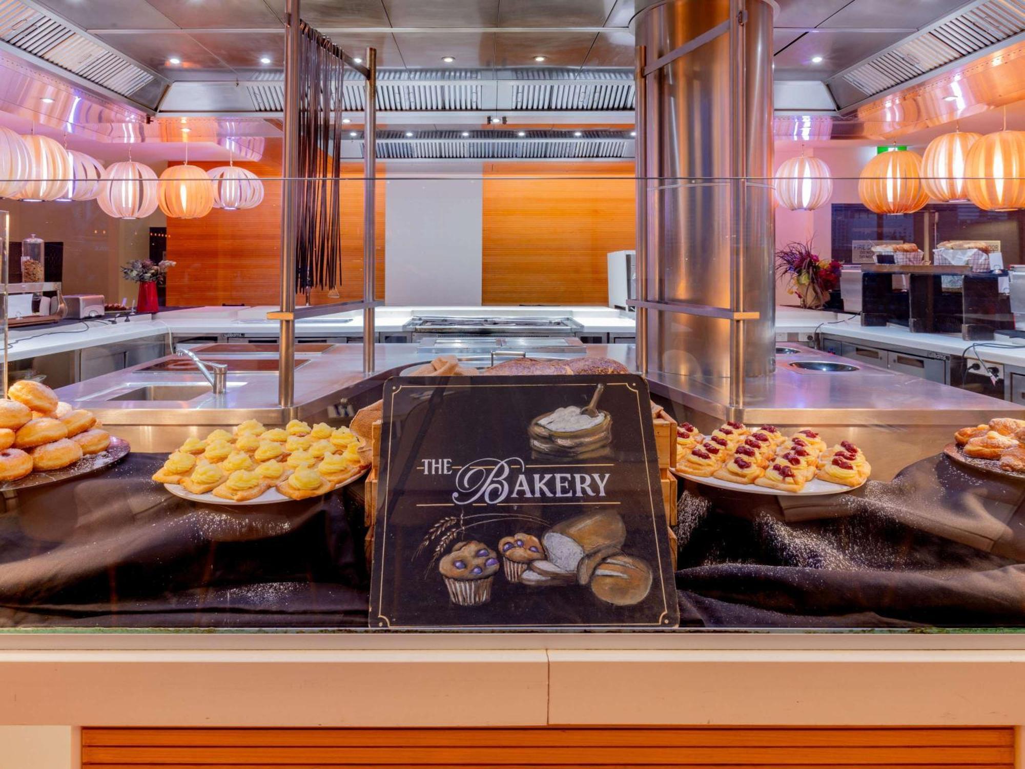 Novotel Darling Harbour Hotel