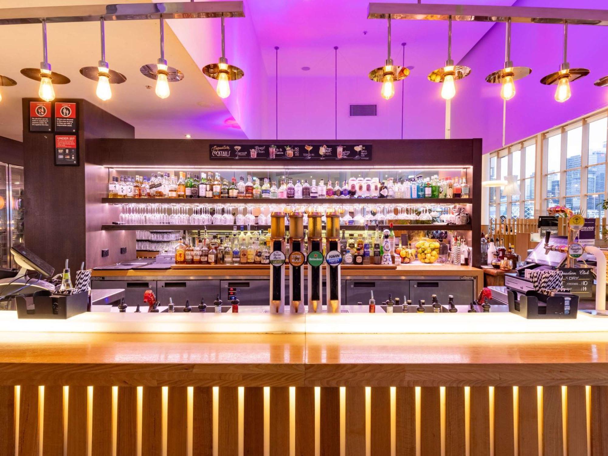 Novotel Darling Harbour Hotel 4*