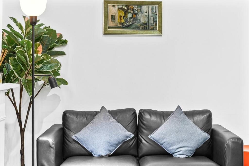 Stylish 2 Story Terrace House In Chippendale Holiday home