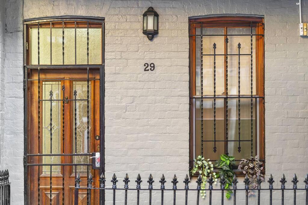Stylish 2 Story Terrace House In Chippendale *