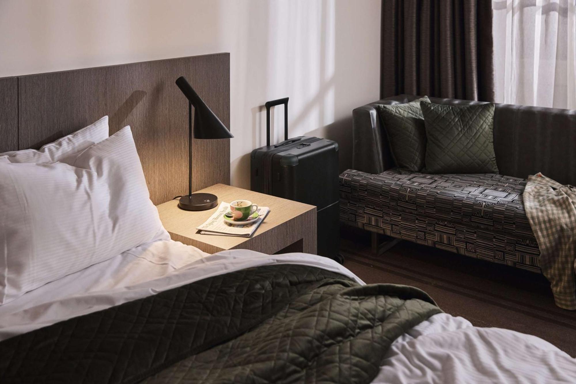 Hotel Rydges World Square 4*