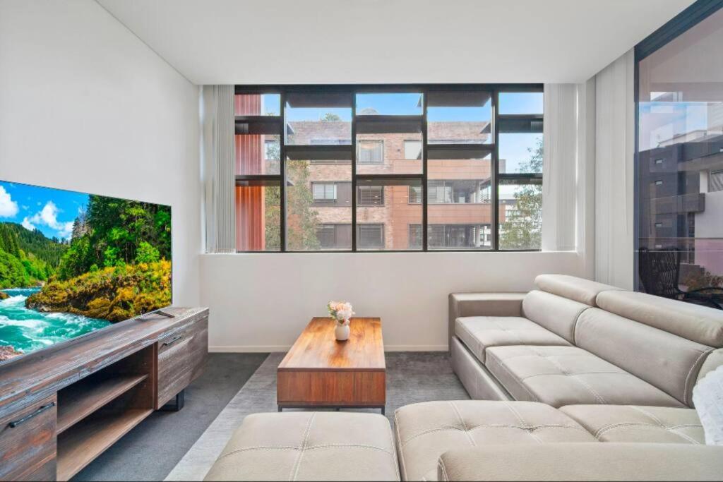 Modern Two Bed In The Centre Of Erskenville