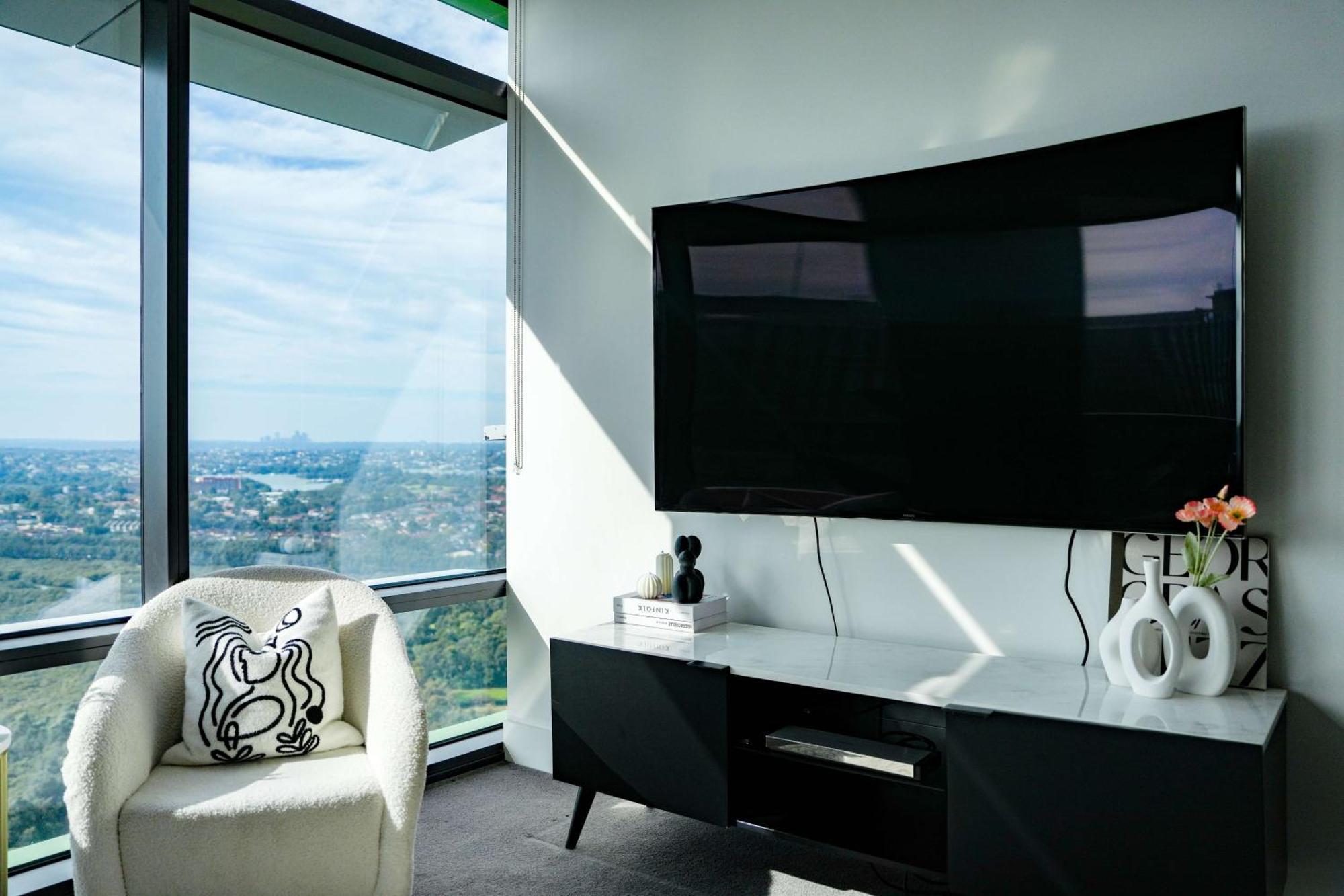 Apartment High-rise With Park View In Olympic Park Sydney