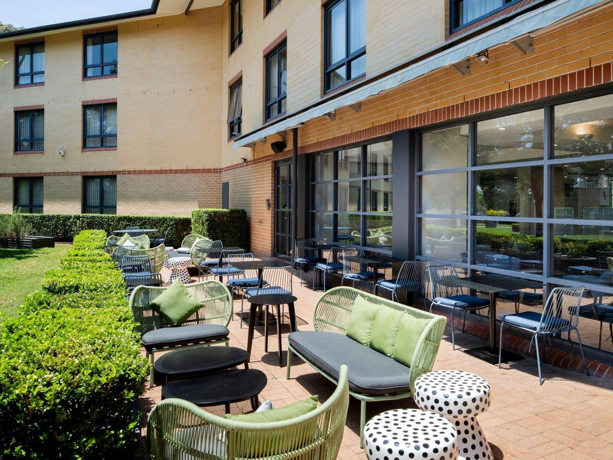 Mercure Macquarie Park Hotel 4*