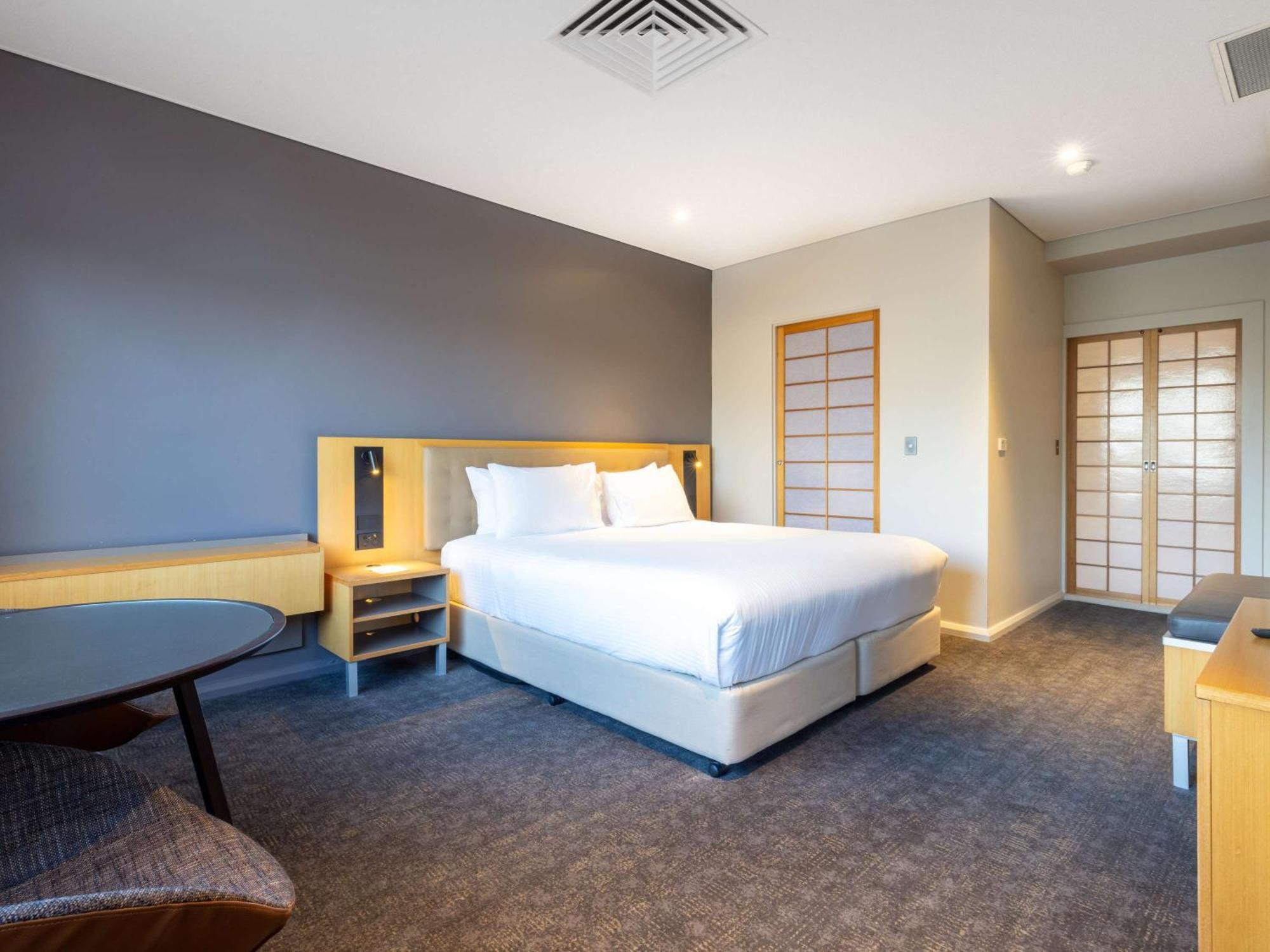 Novotel Darling Harbour Hotel 4*