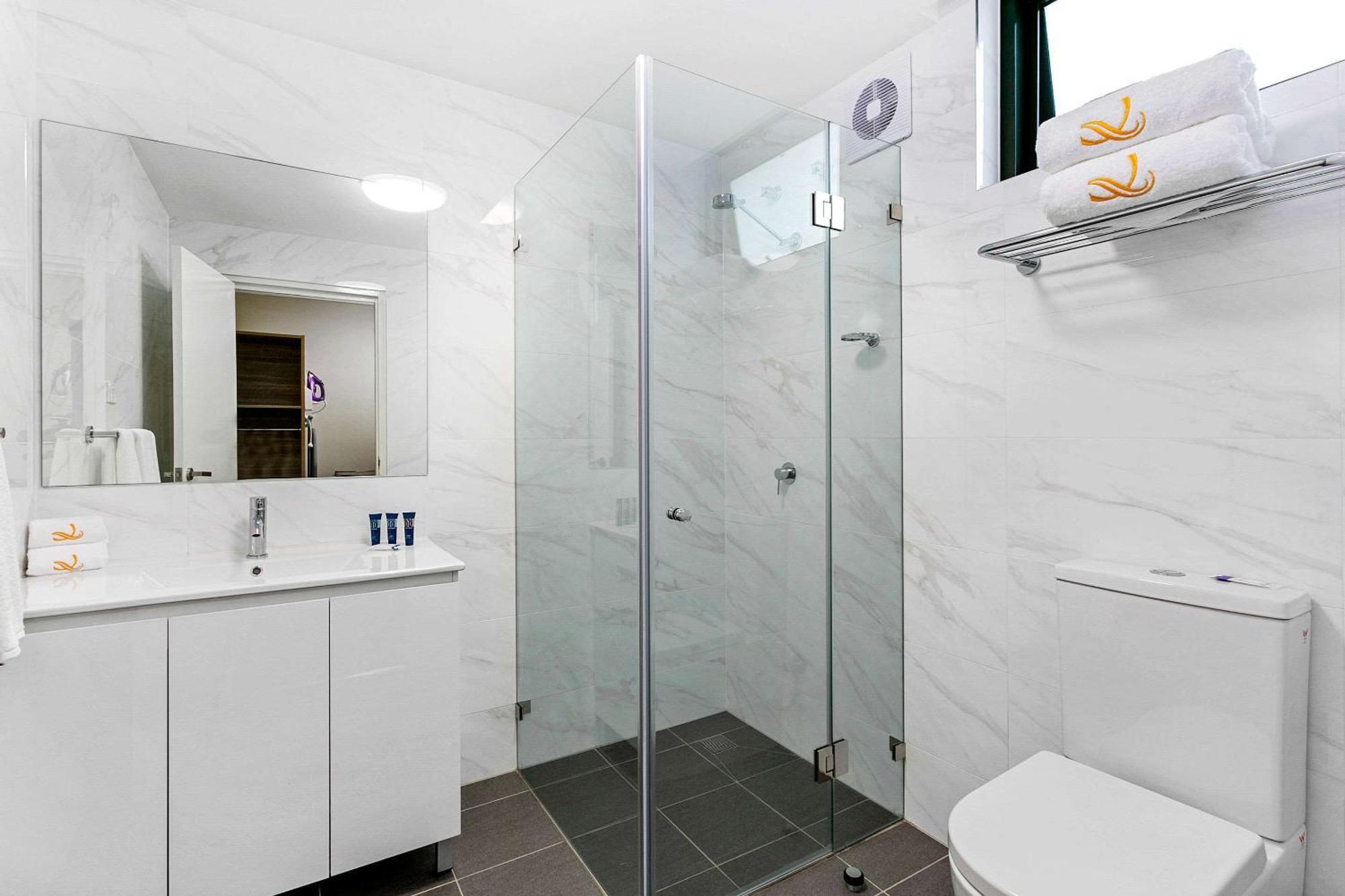 Quality Sunshine Haberfield Hotel 4*