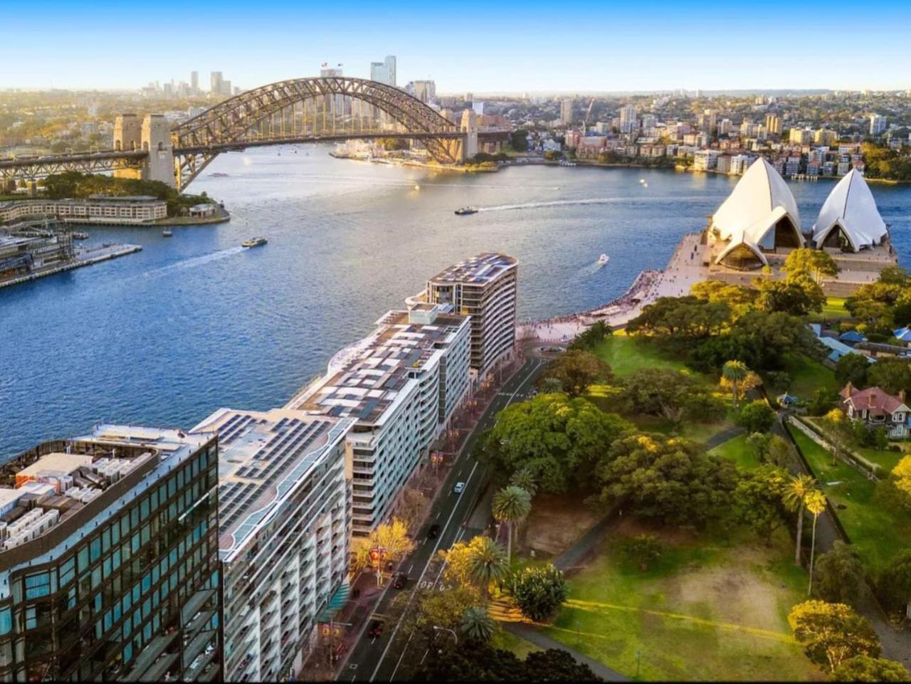 Luxurious Only 250m Walk To Opera House * Sydney