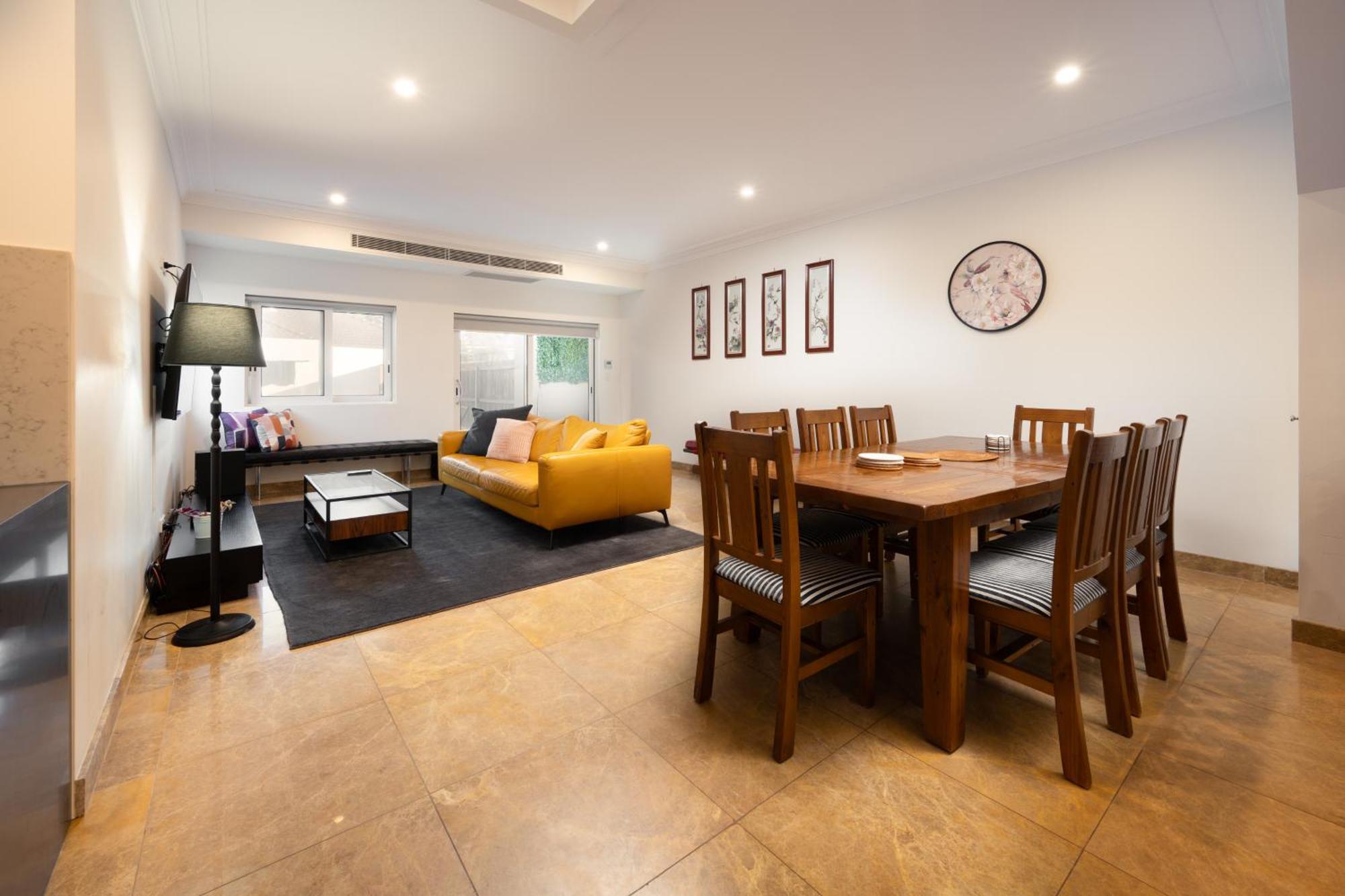 Luxury 3br In Mascot - Minutes From City, Beaches, And Airports Holiday home Sydney
