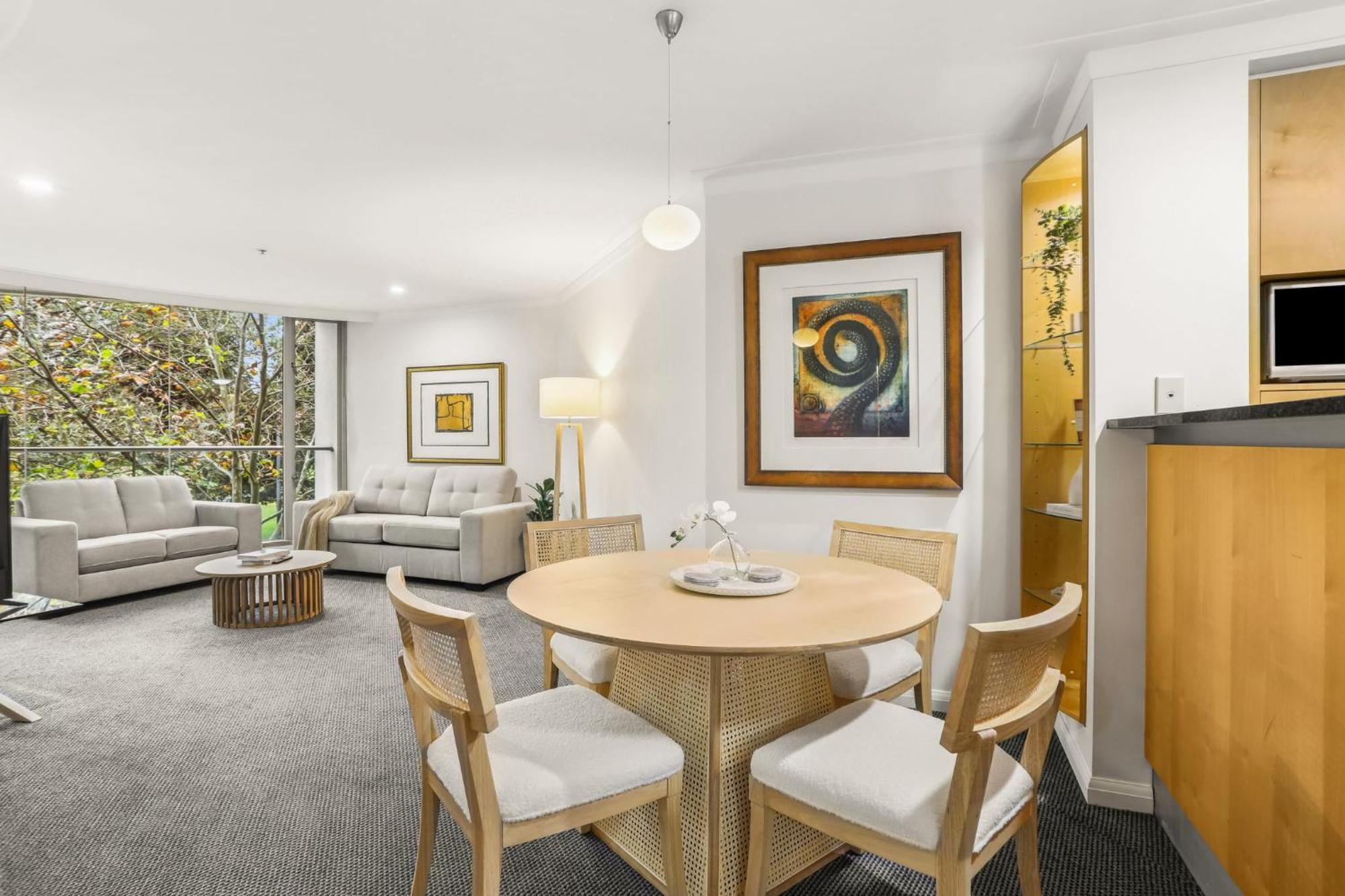 Luxurious Only 250m Walk To Opera House * Sydney