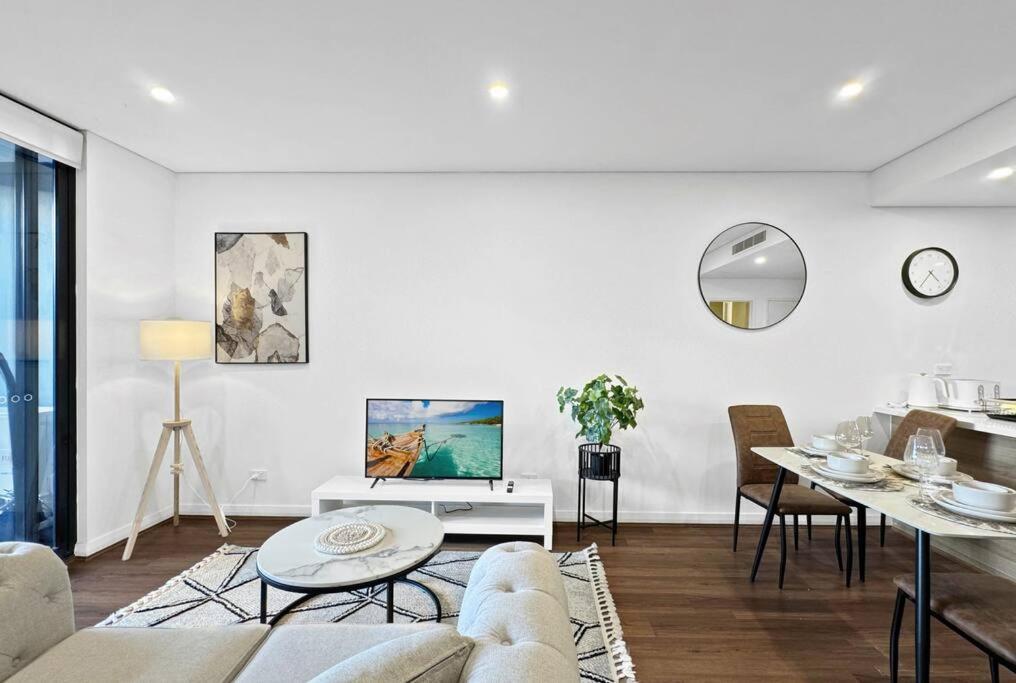 River And Parkside On Meadowbank * Sydney